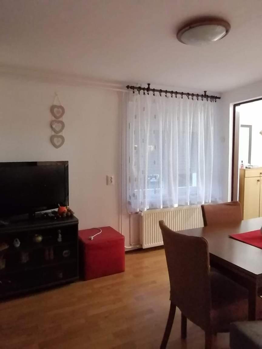 One-Bedroom Apartment - Photo 80