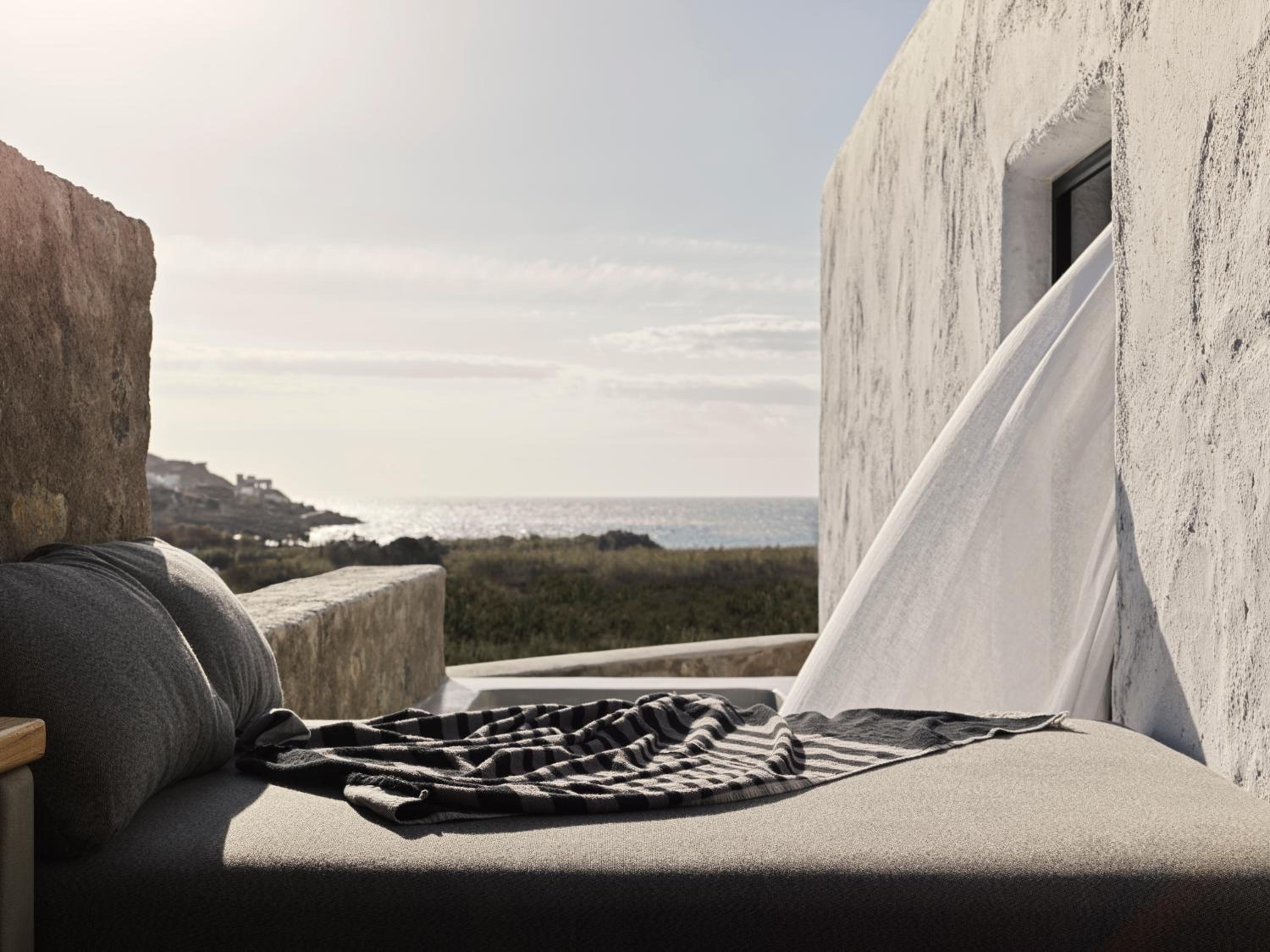 Honeymoon Suite Sea View with Jacuzzi  