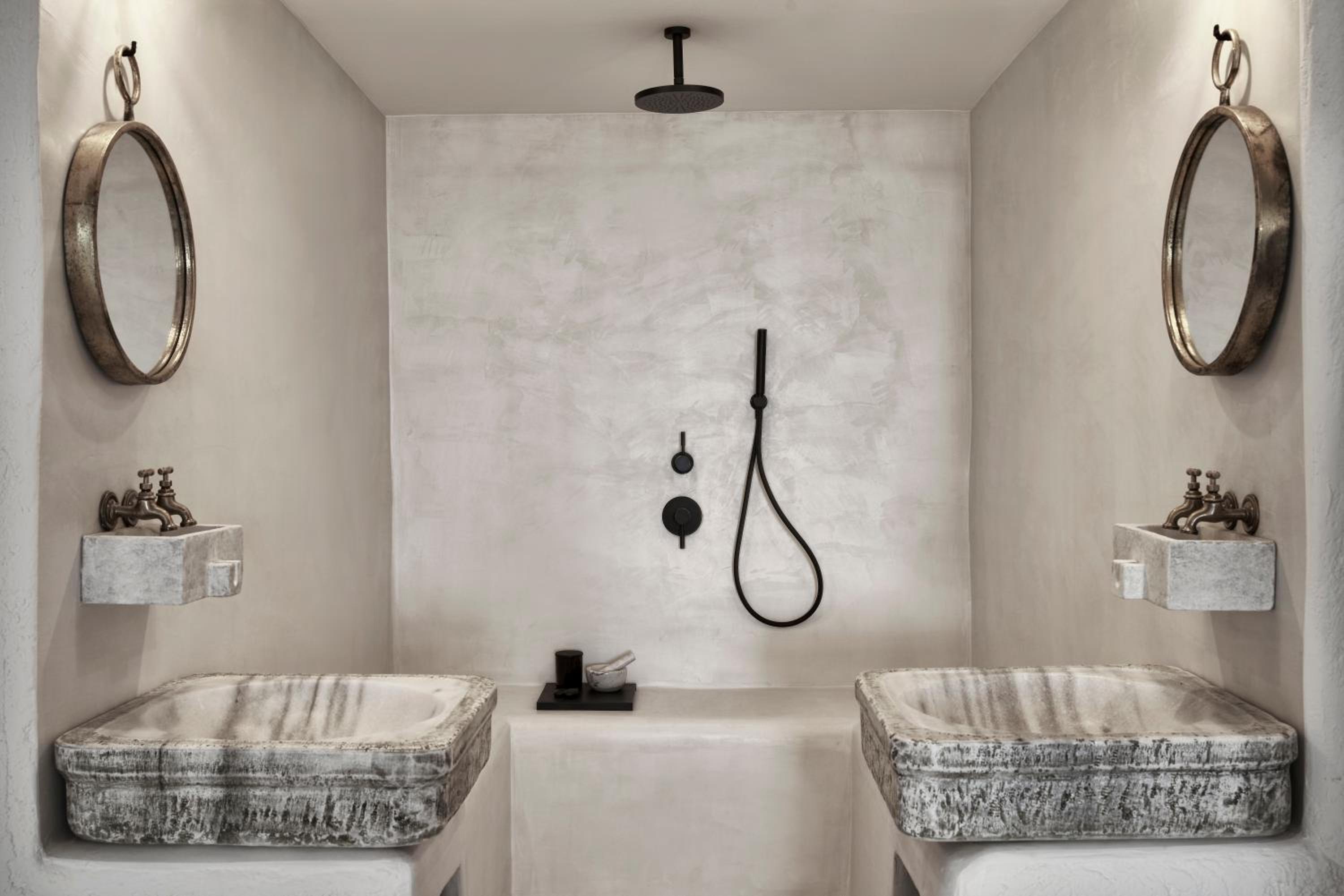 Hideout Suite with Private Pool & Yard - Photo 4