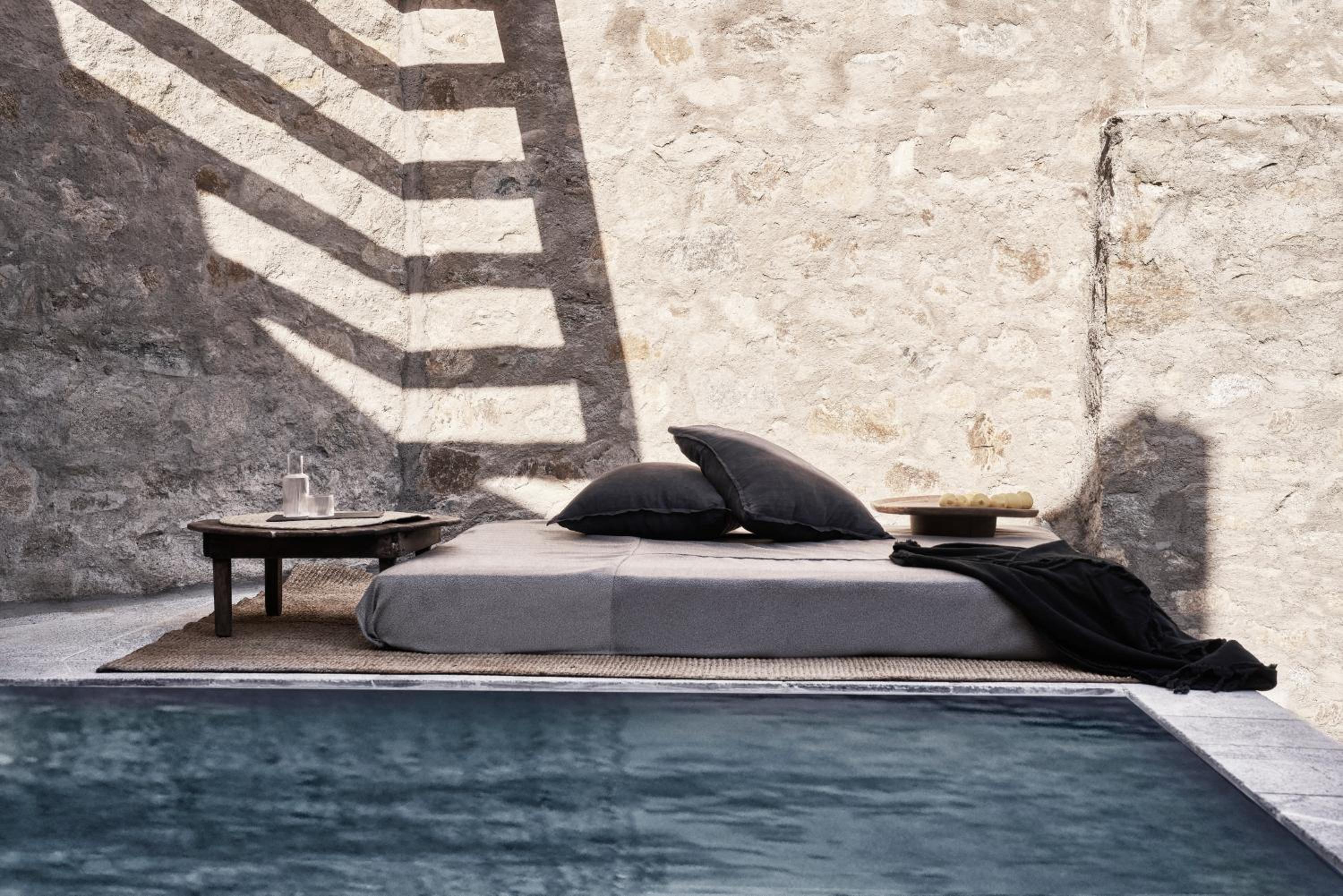 Cave Suite with Private Pool - Photo 4