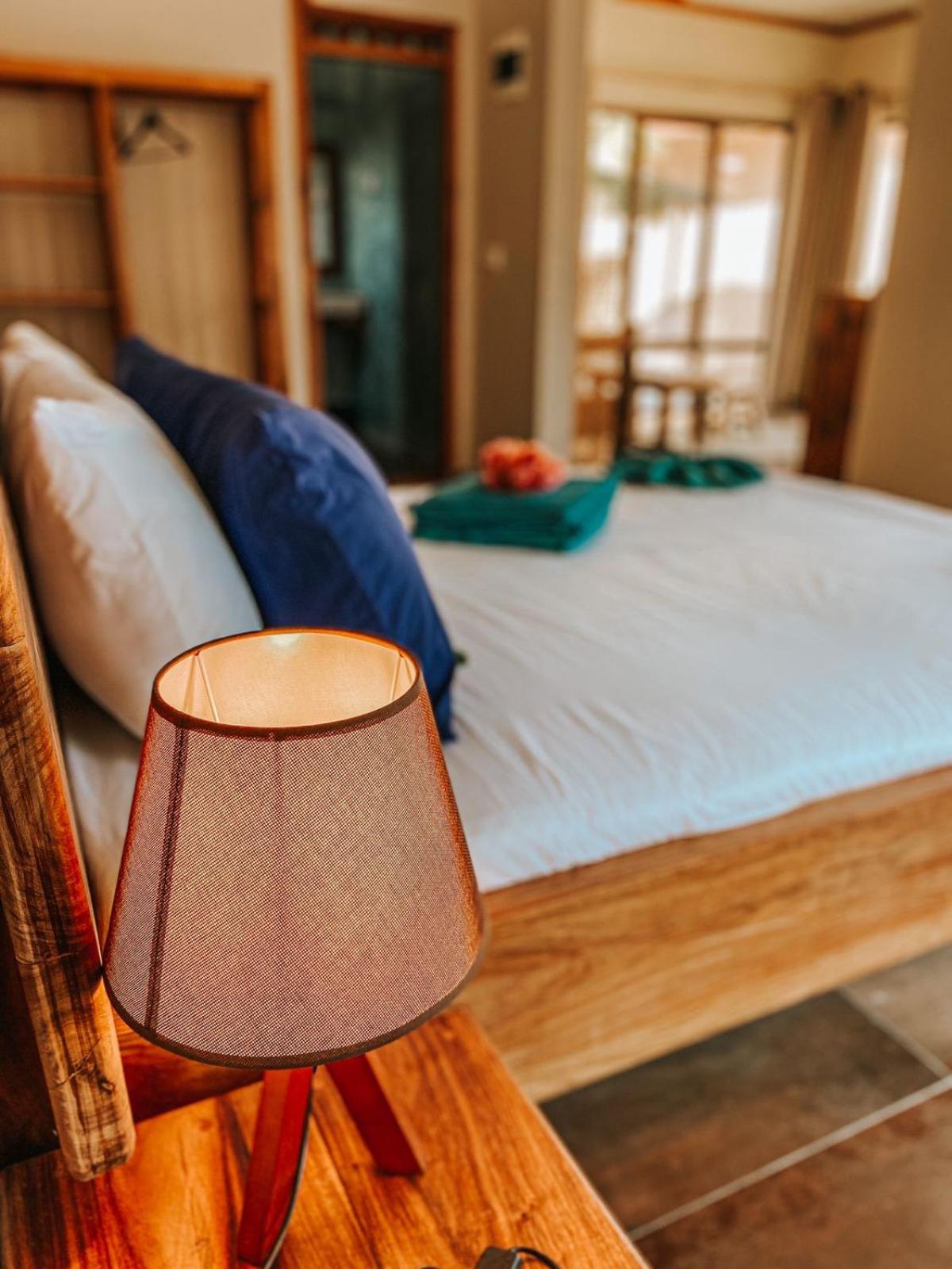 Suite with Pool View - Photo 32