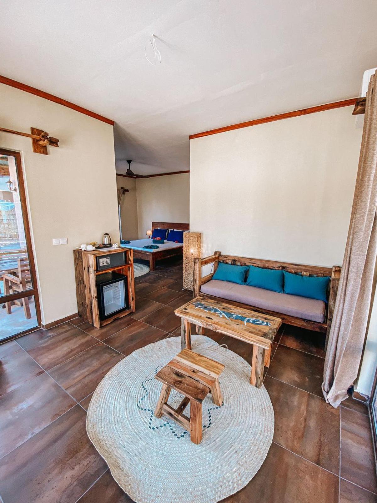 Suite with Pool View - Photo 26