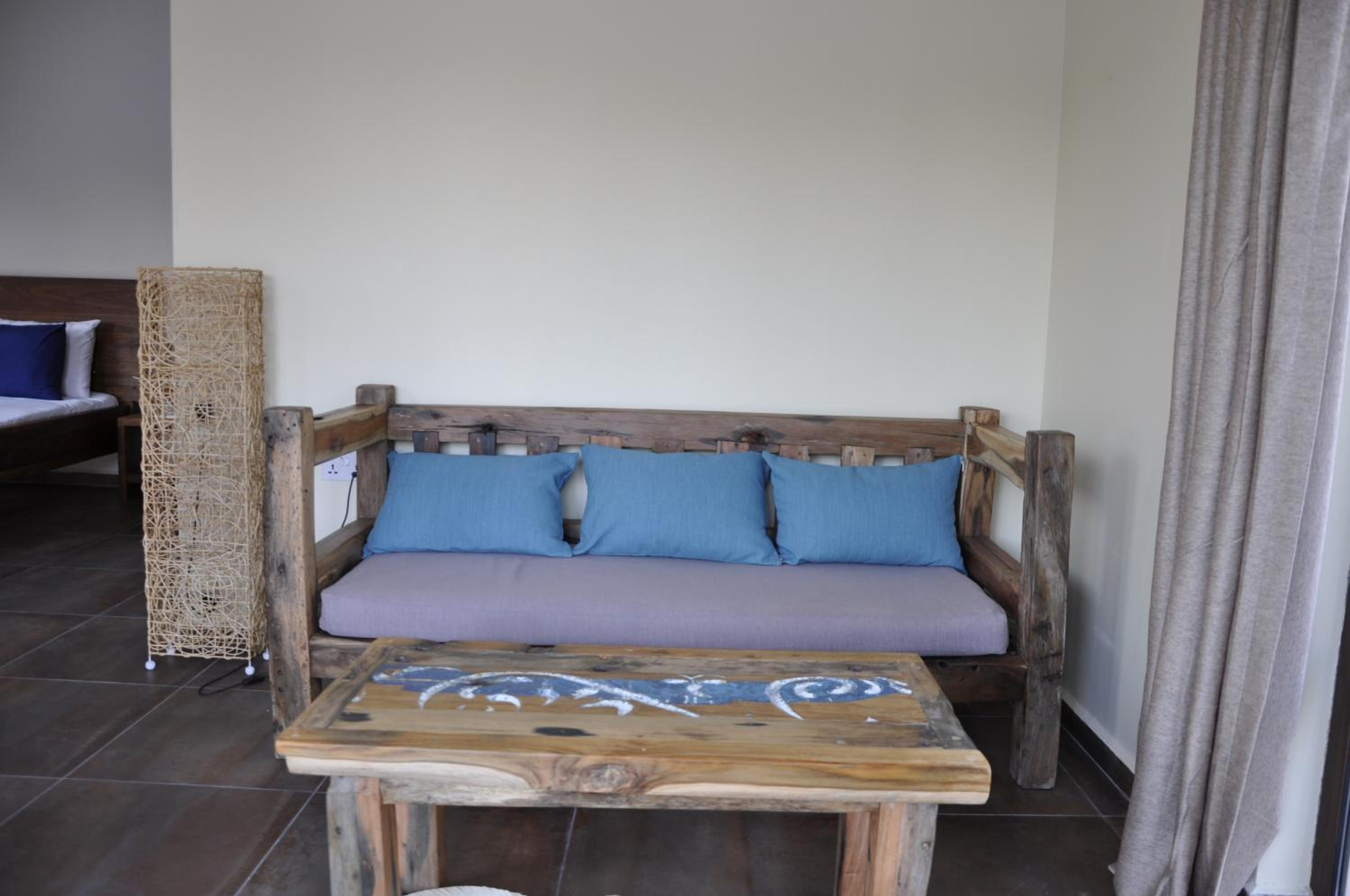 Suite with Pool View - Photo 37