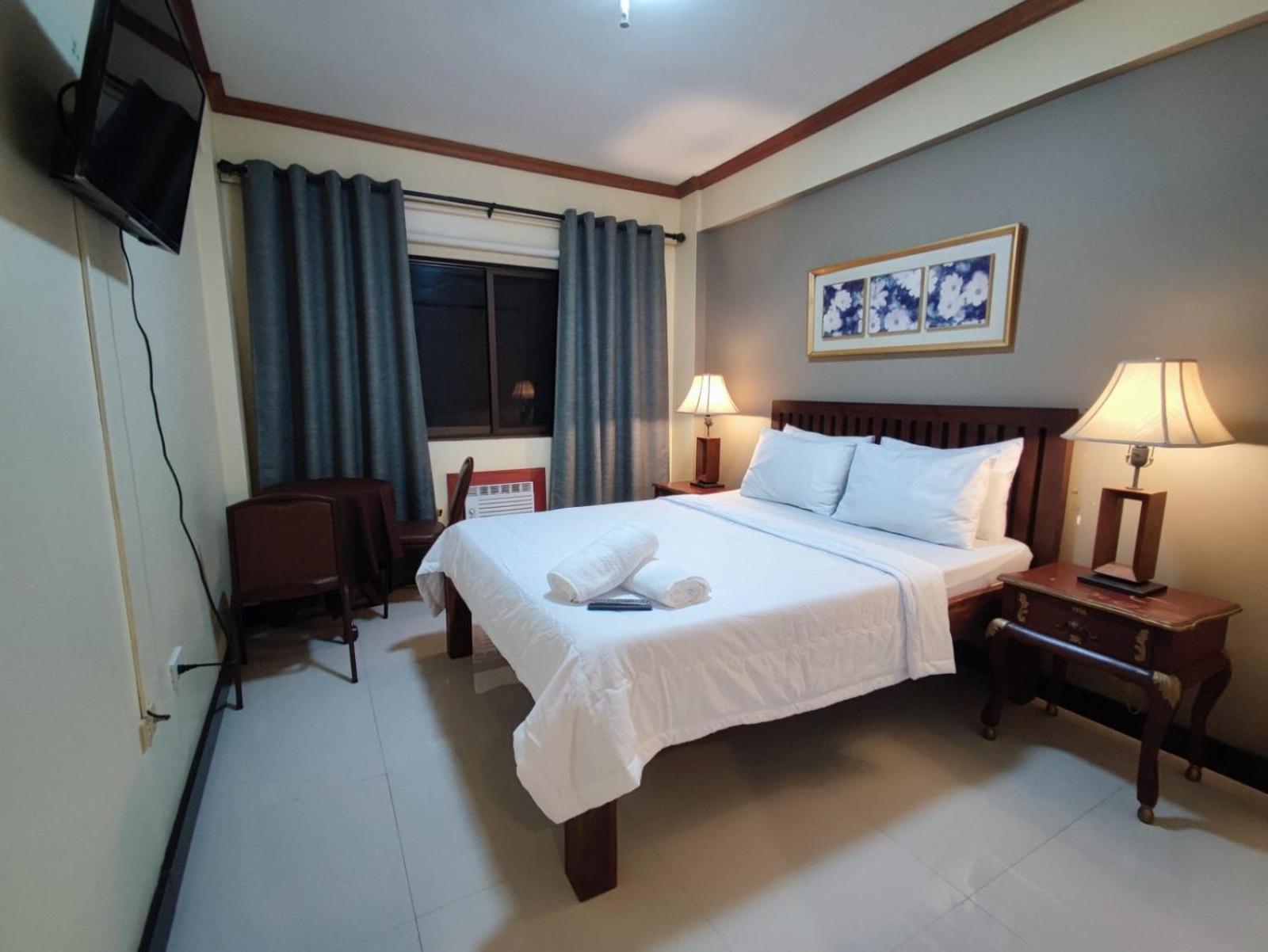 Deluxe Queen Room - Photo 6