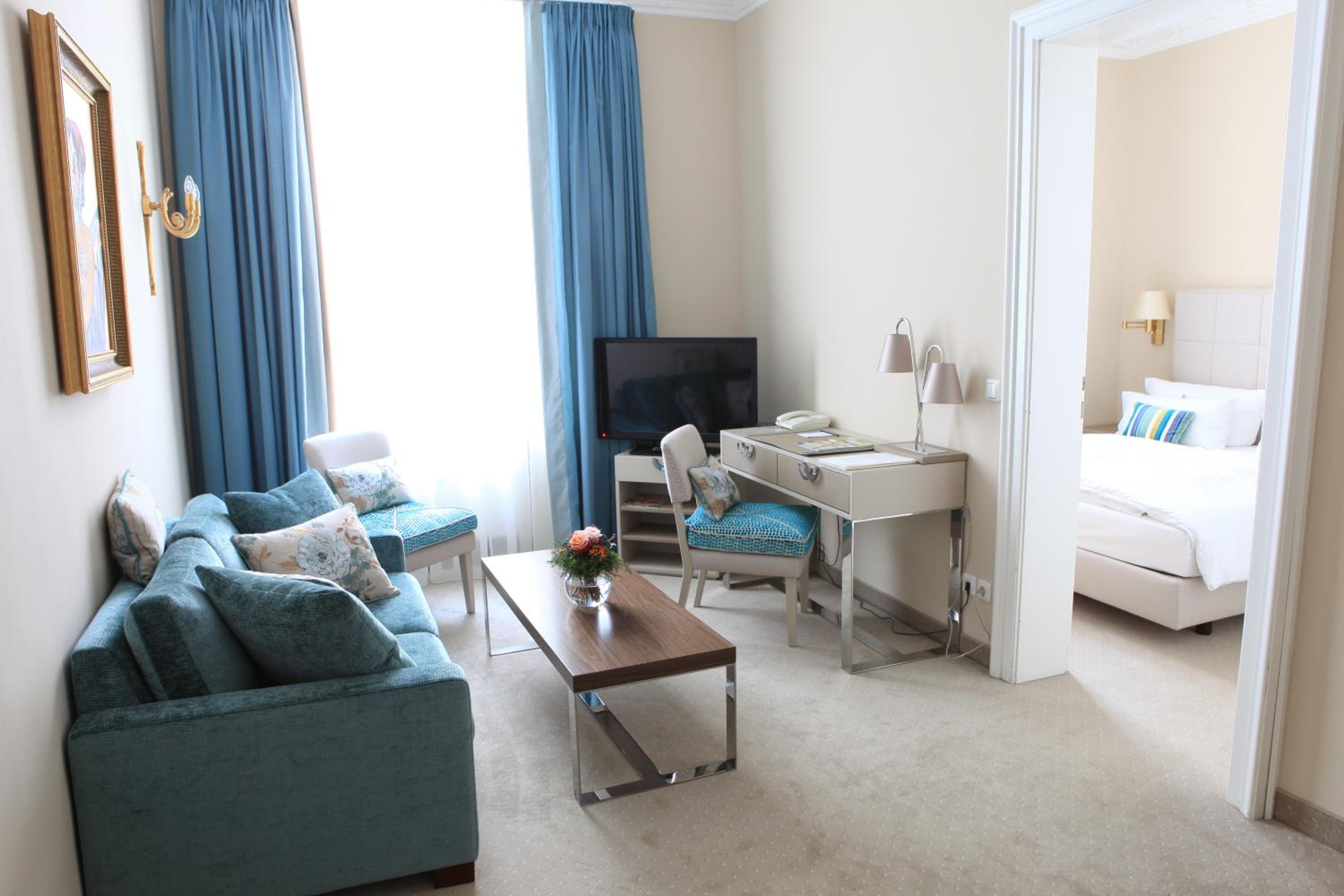 Apartment with Kitchenette