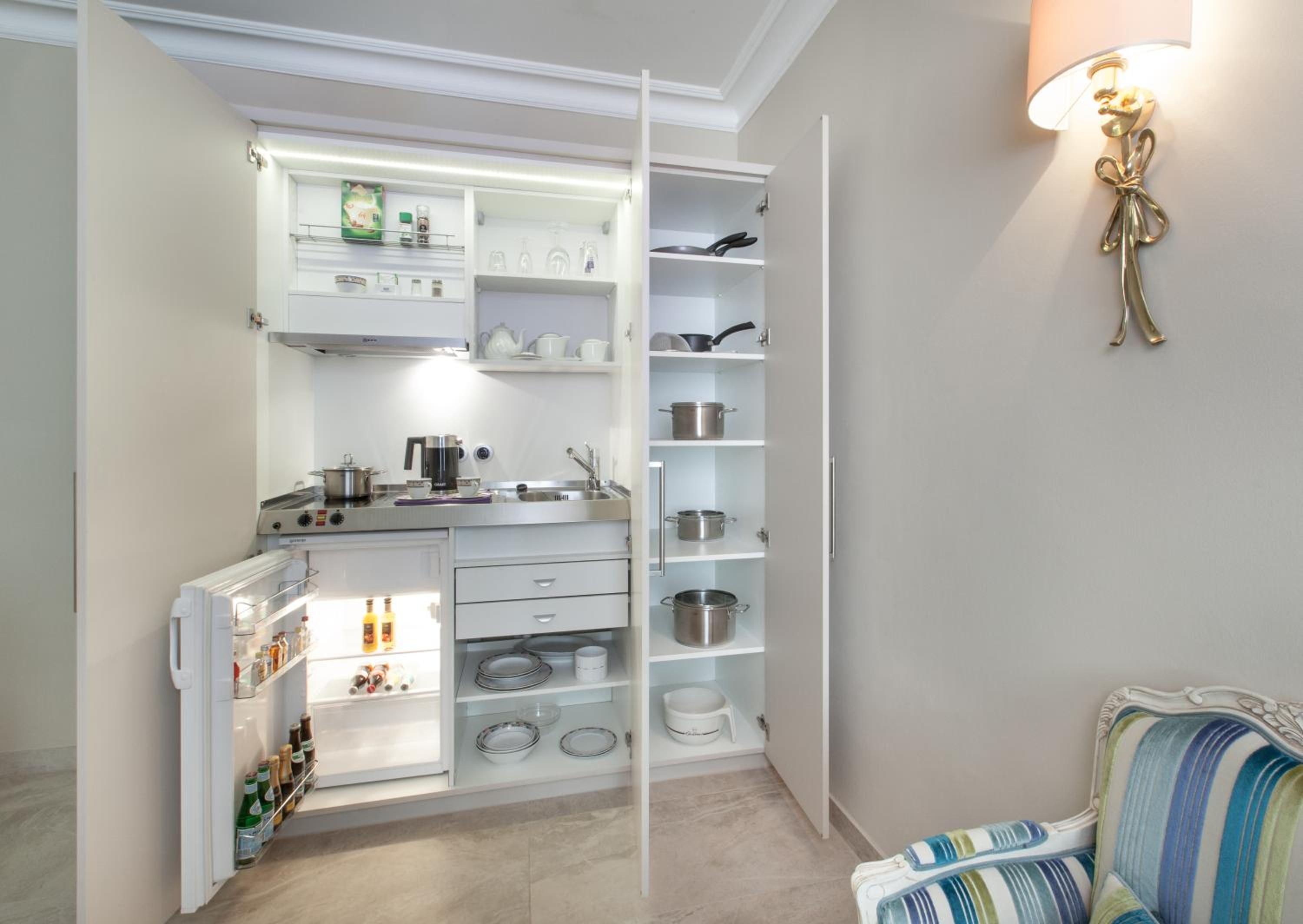 Apartment with Kitchenette
