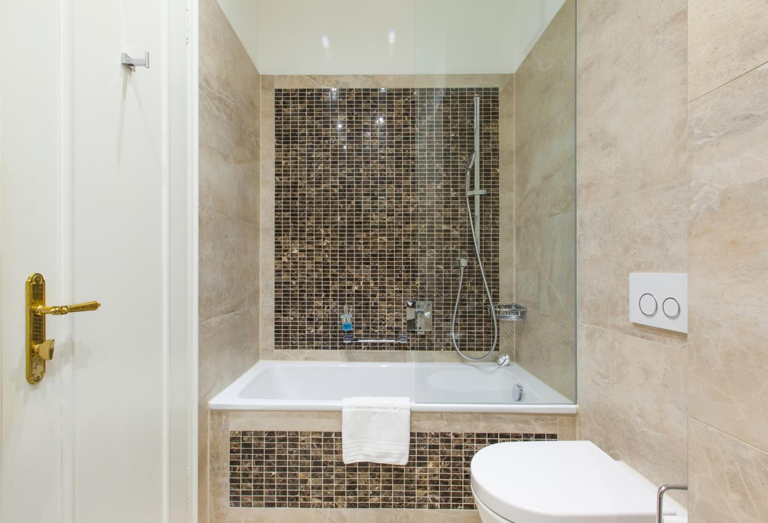 Apartment with Kitchenette