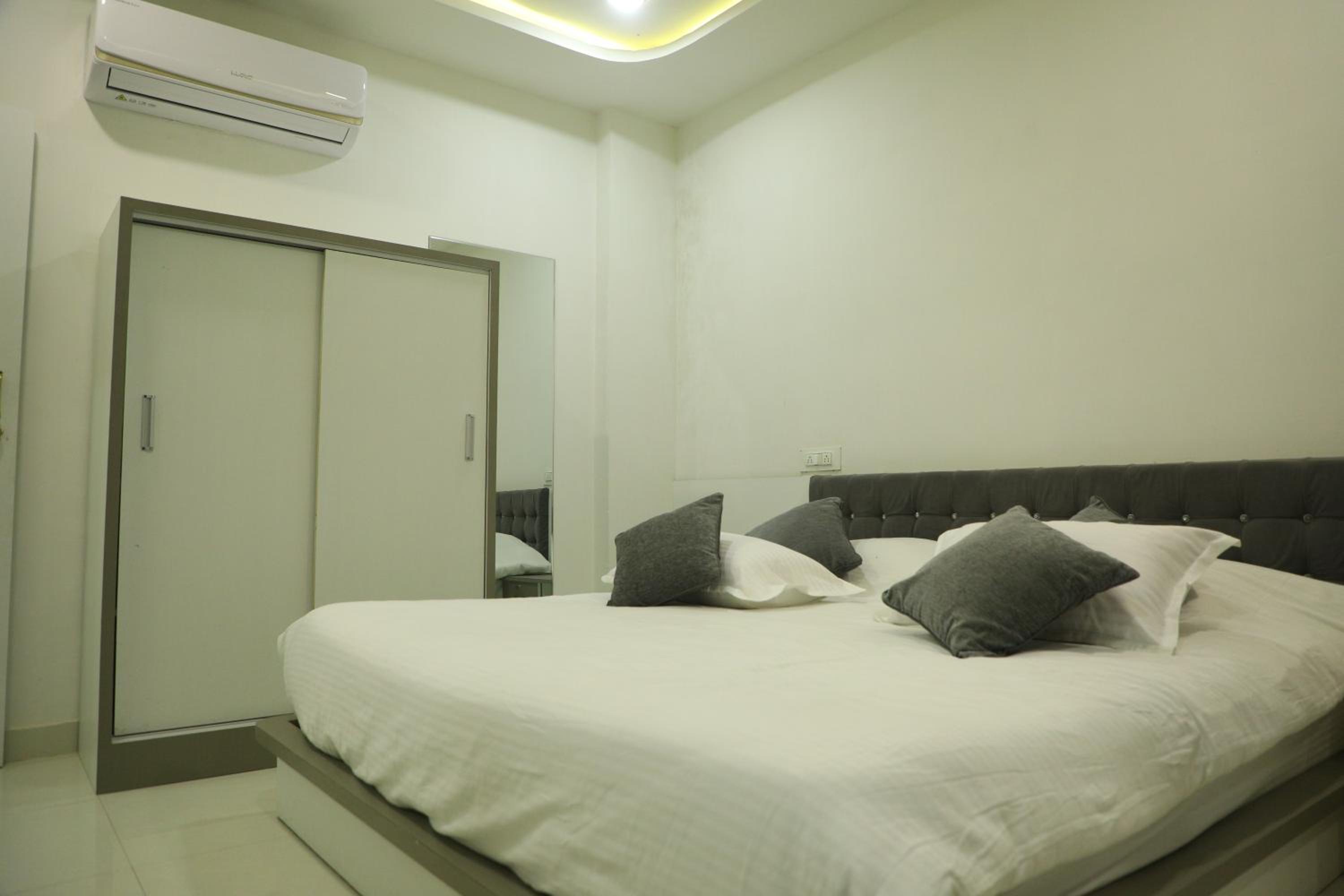 Deluxe Double Room photo 2