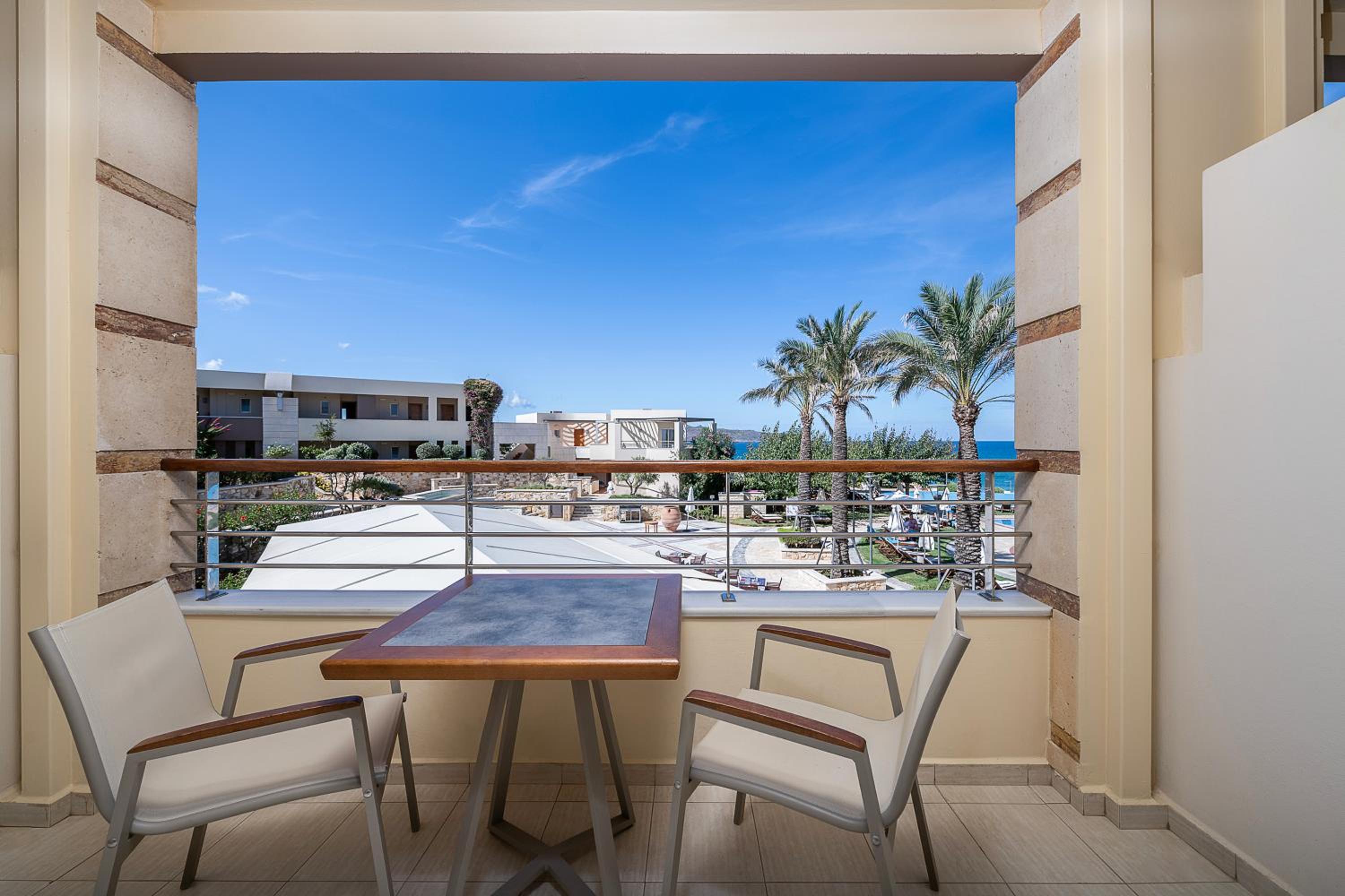 Sea View Suite - Photo 10