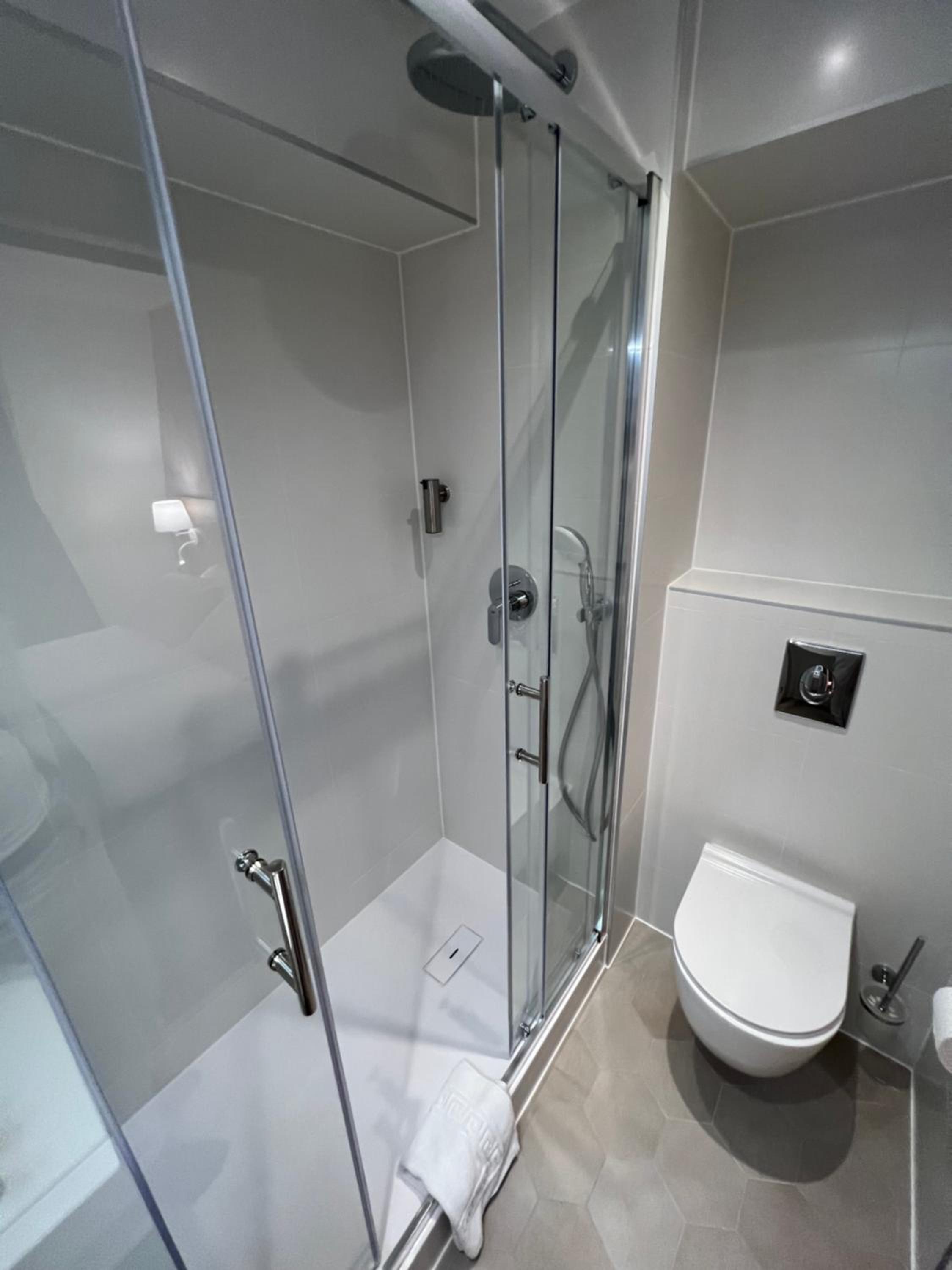 Deluxe Double or Twin Room photo 3