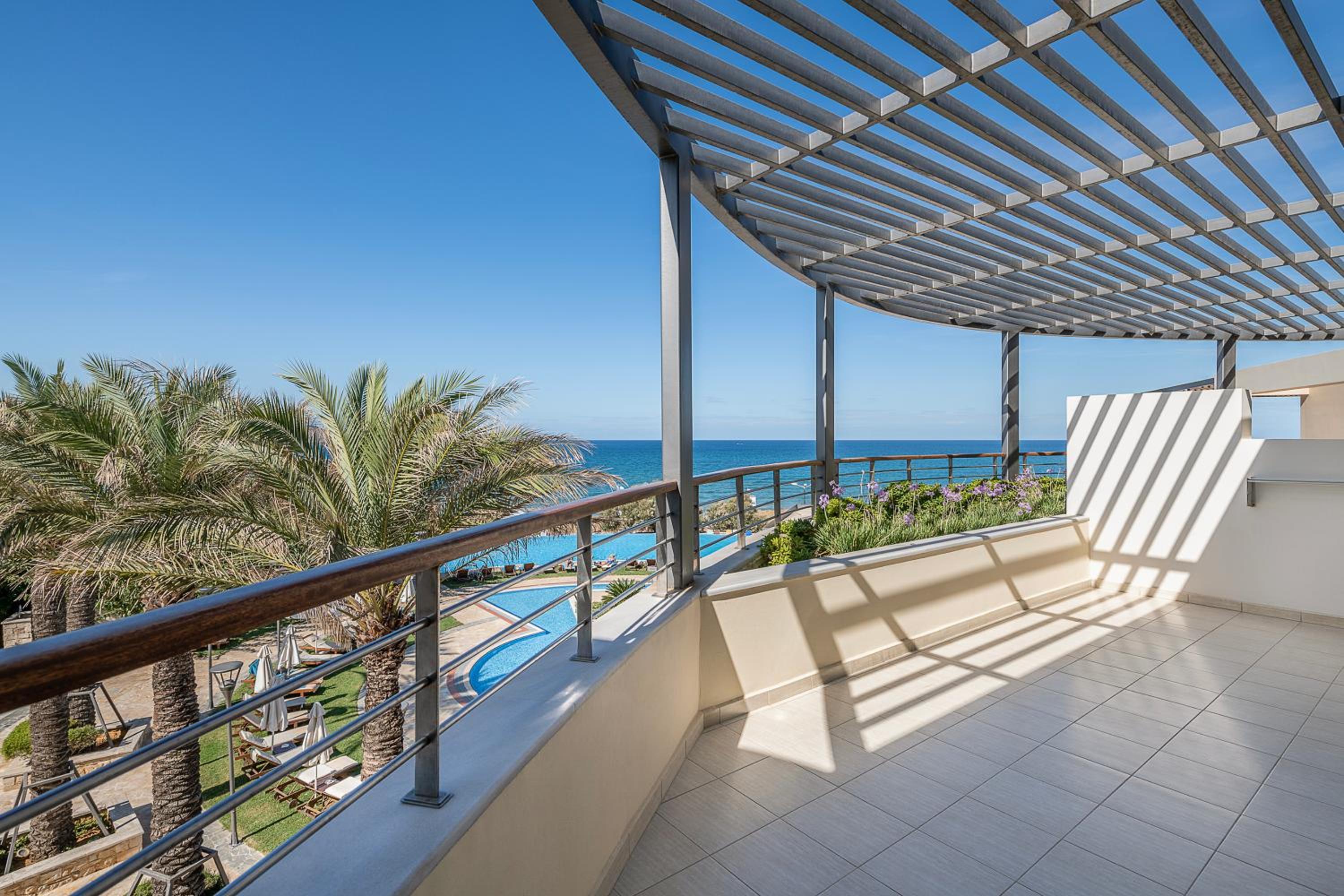 Sea View Suite - Photo 6