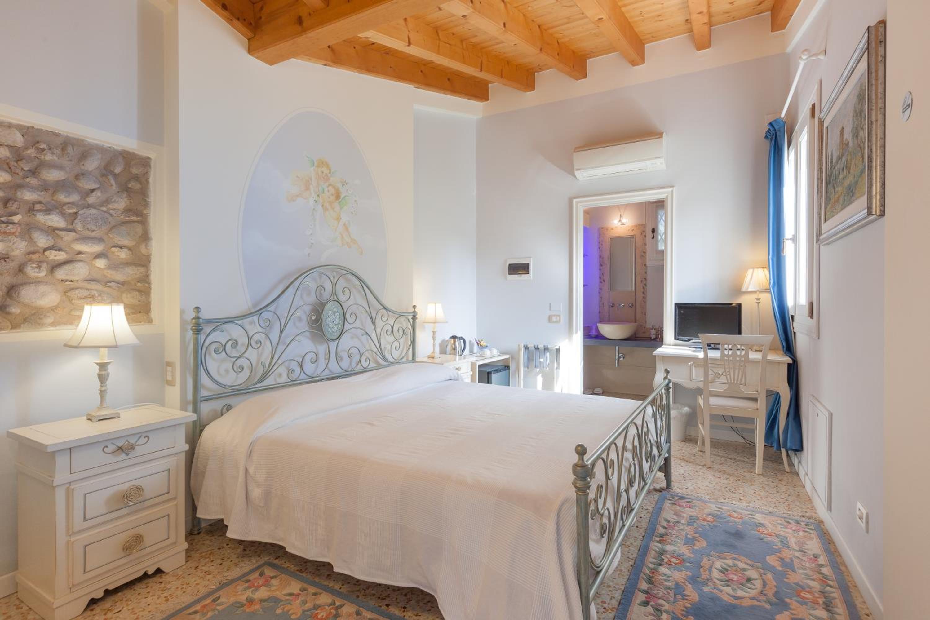 Superior Double Room photo 1