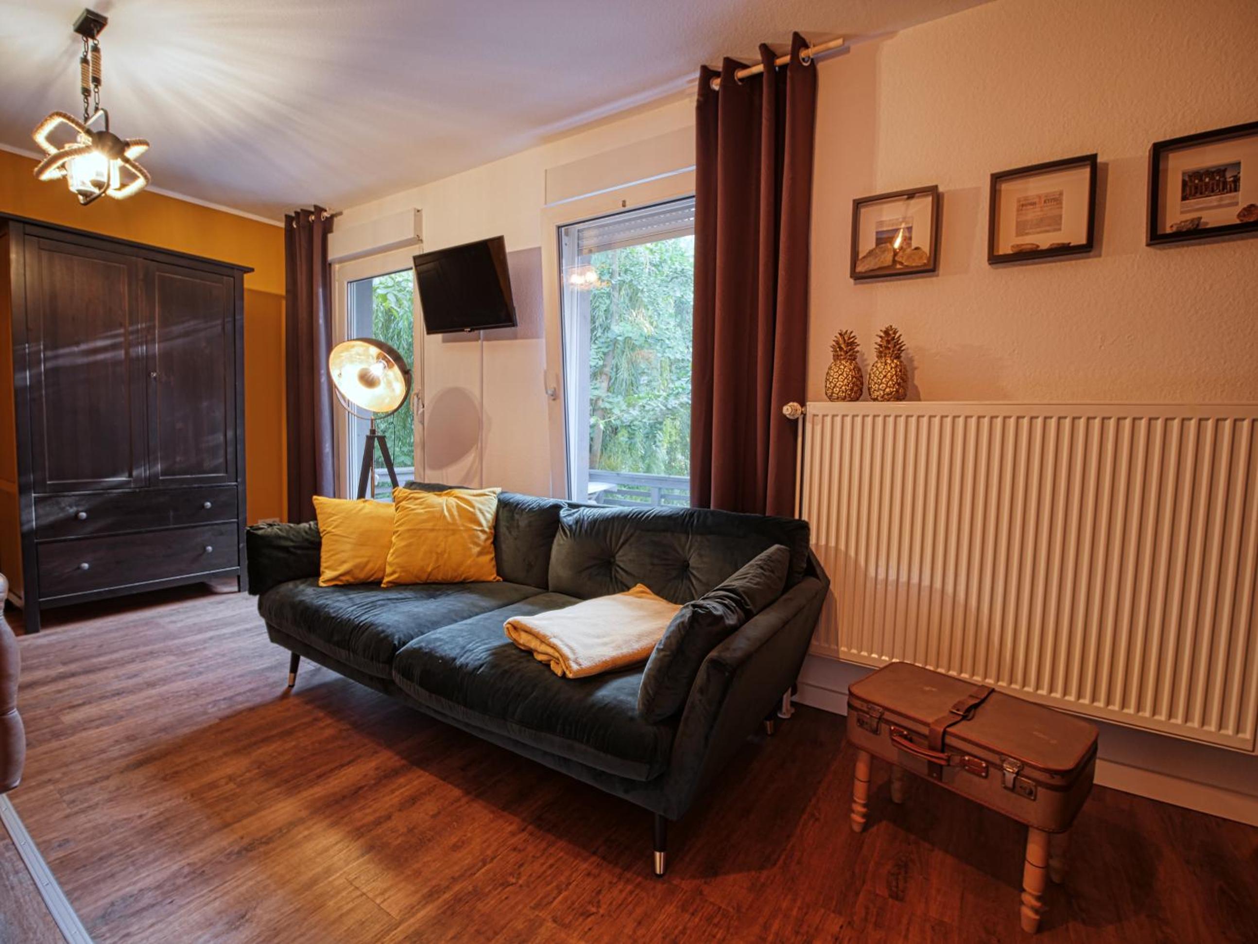 Double Room with Balcony - Photo 2
