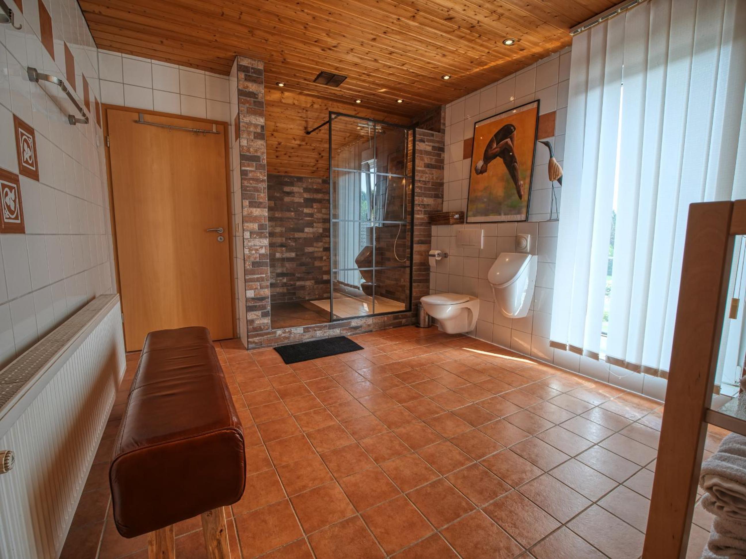 Double Room with Balcony - Photo 22