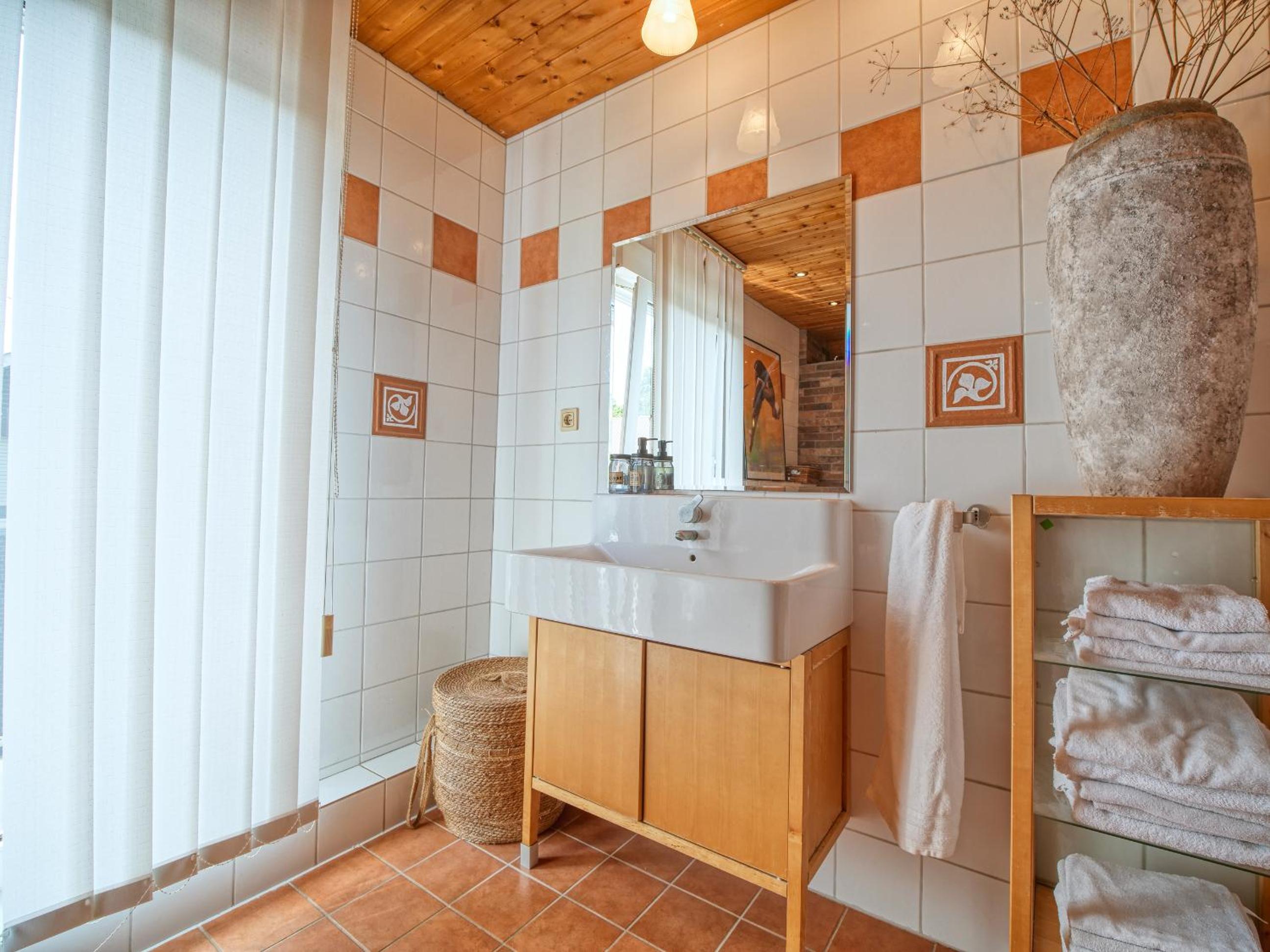 Double Room with Balcony - Photo 26