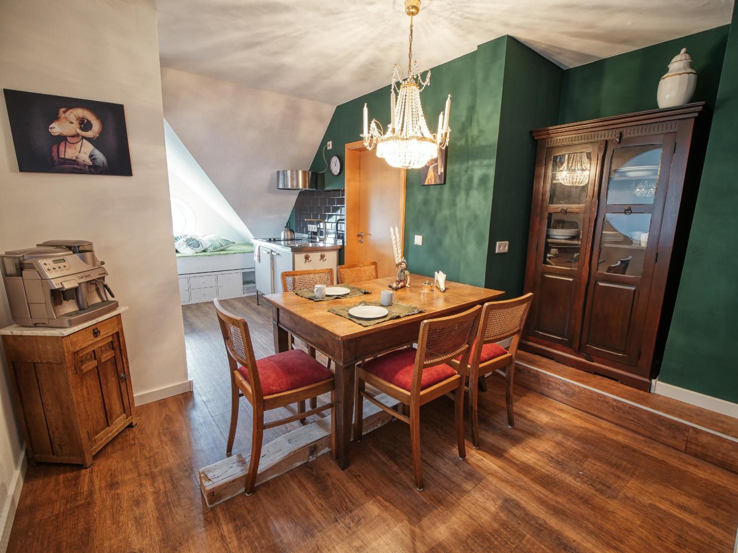 Double Room with Balcony - Photo 28