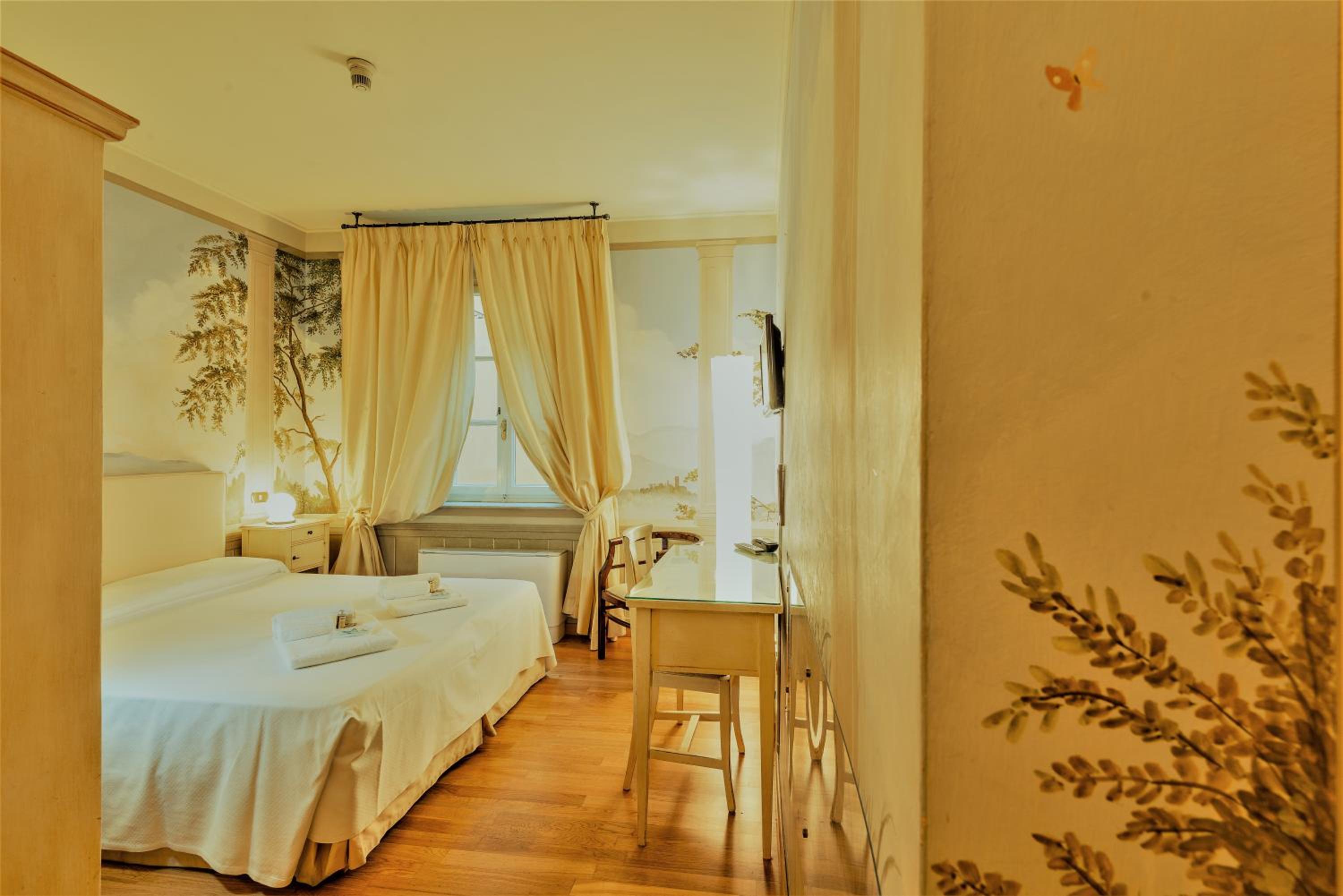 Double Room - Photo 4