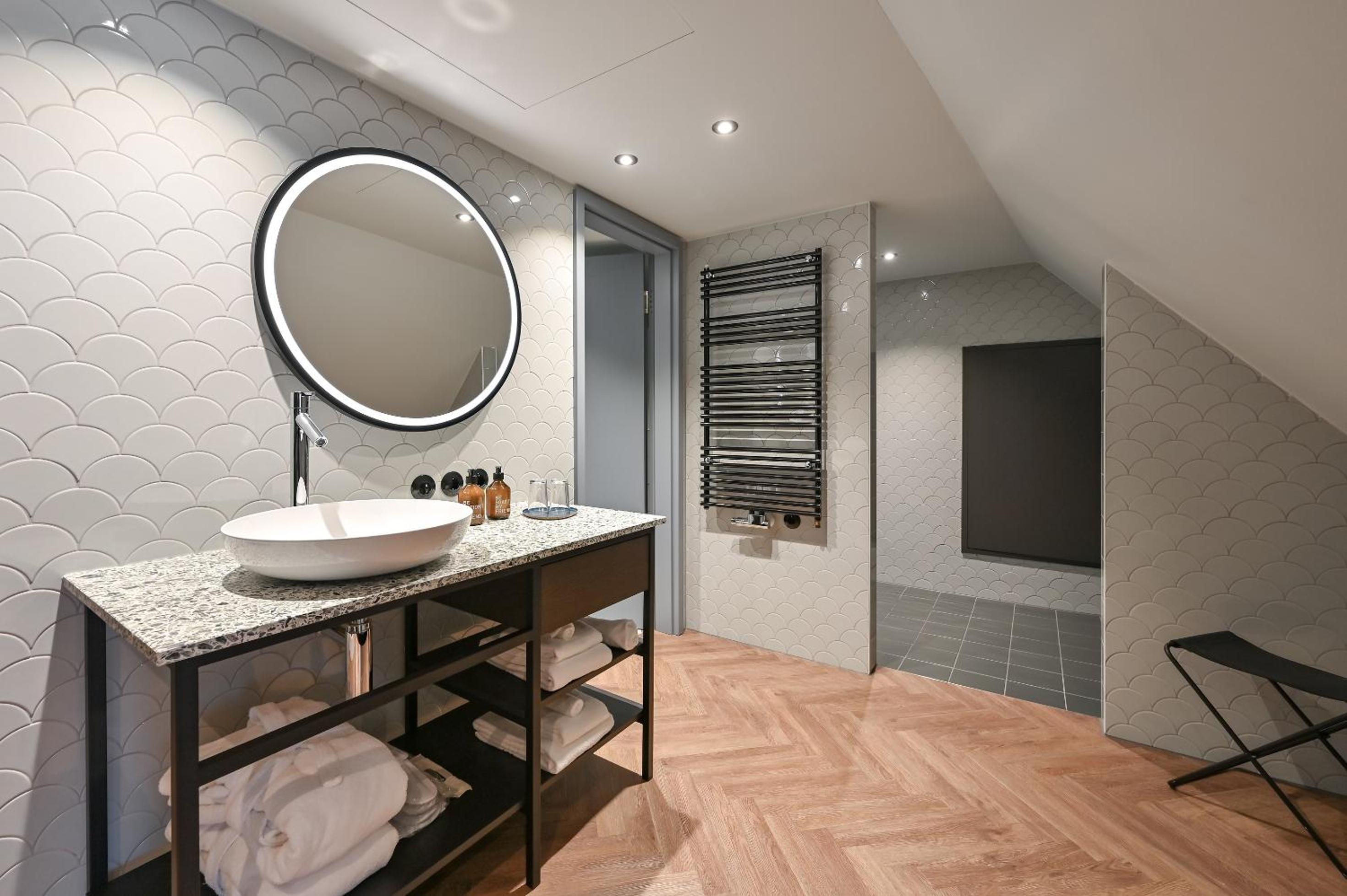 Plus Double Room - Large - Photo 3
