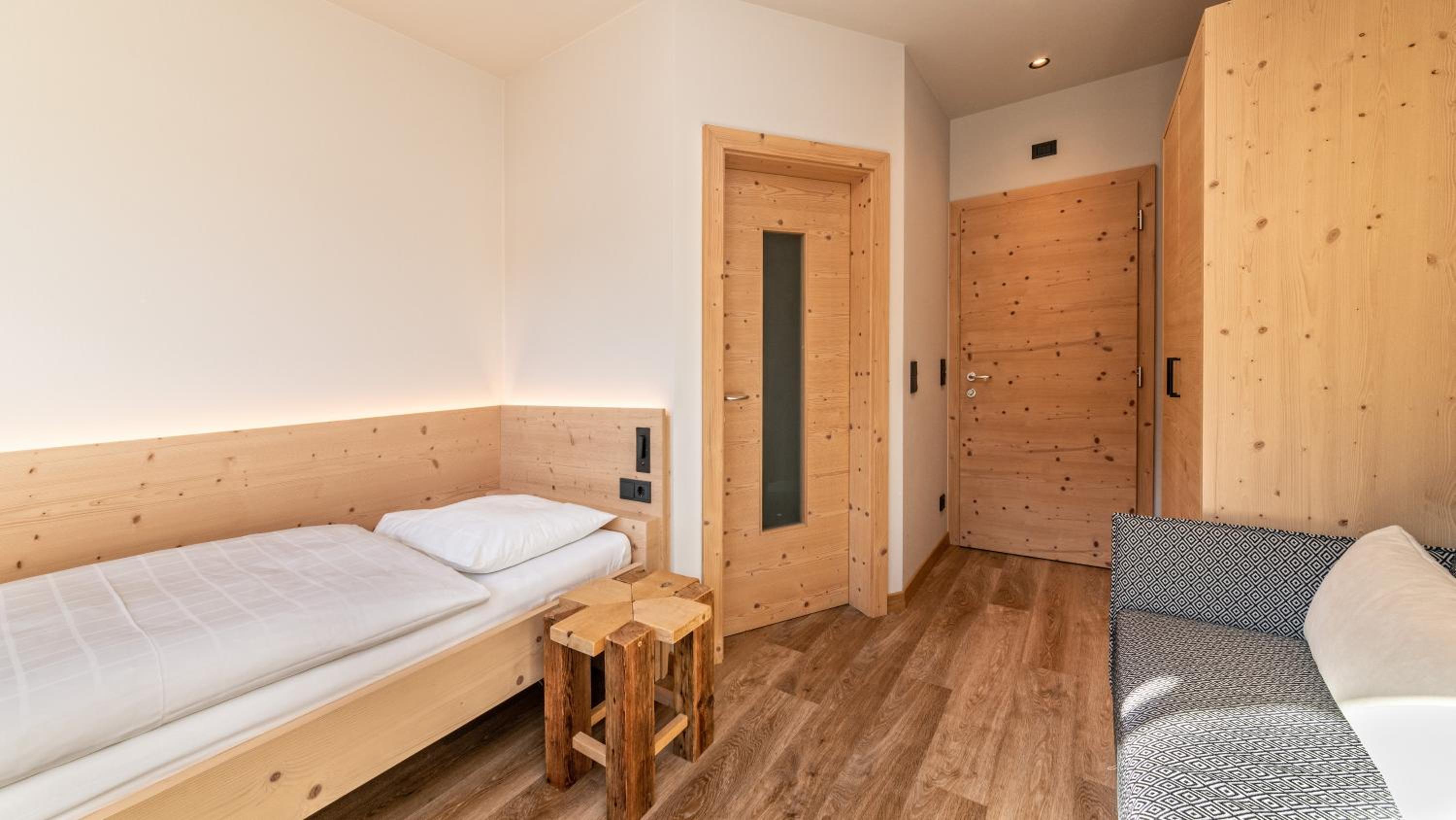 Small Single Room photo 1