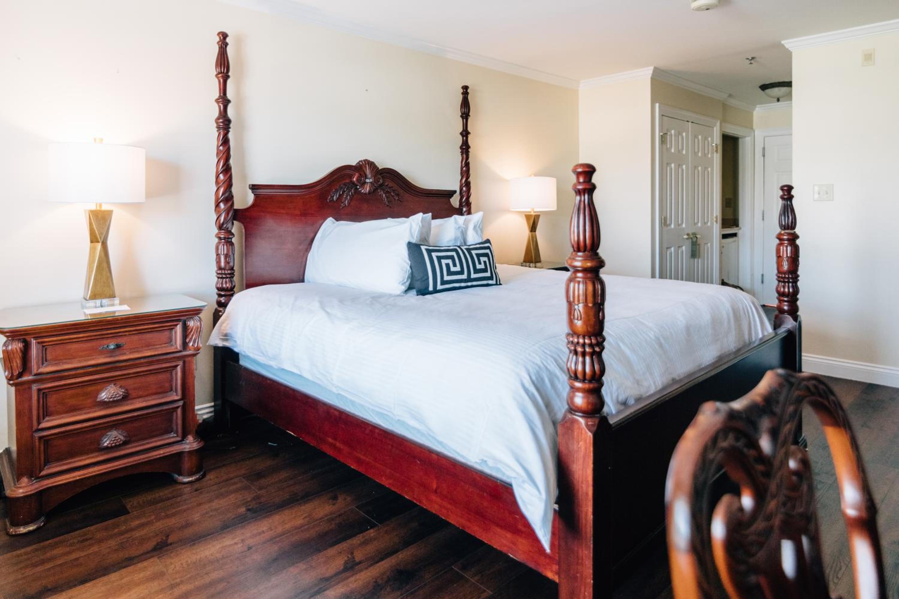 Standard King Room photo 1