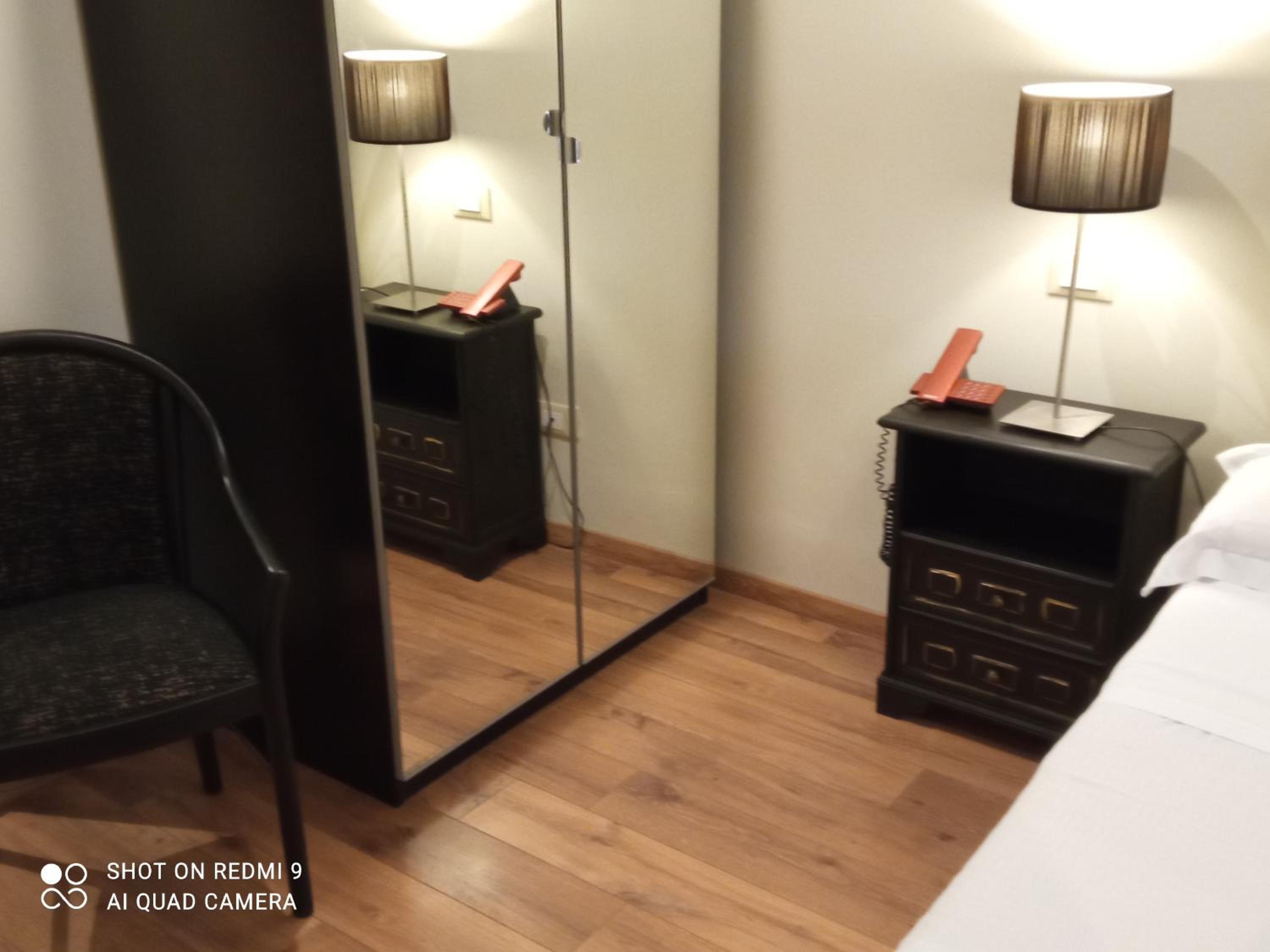 Double Room - Photo 12