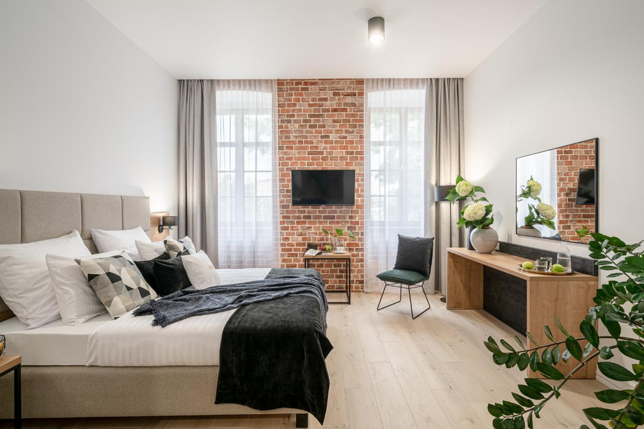 Two-Bedroom Apartment - Wierzbowa 3 Street - Photo 1