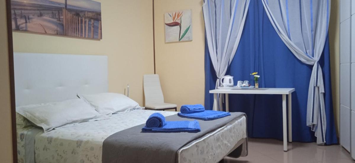 Double Room with Extra Bed- Interior View photo 1