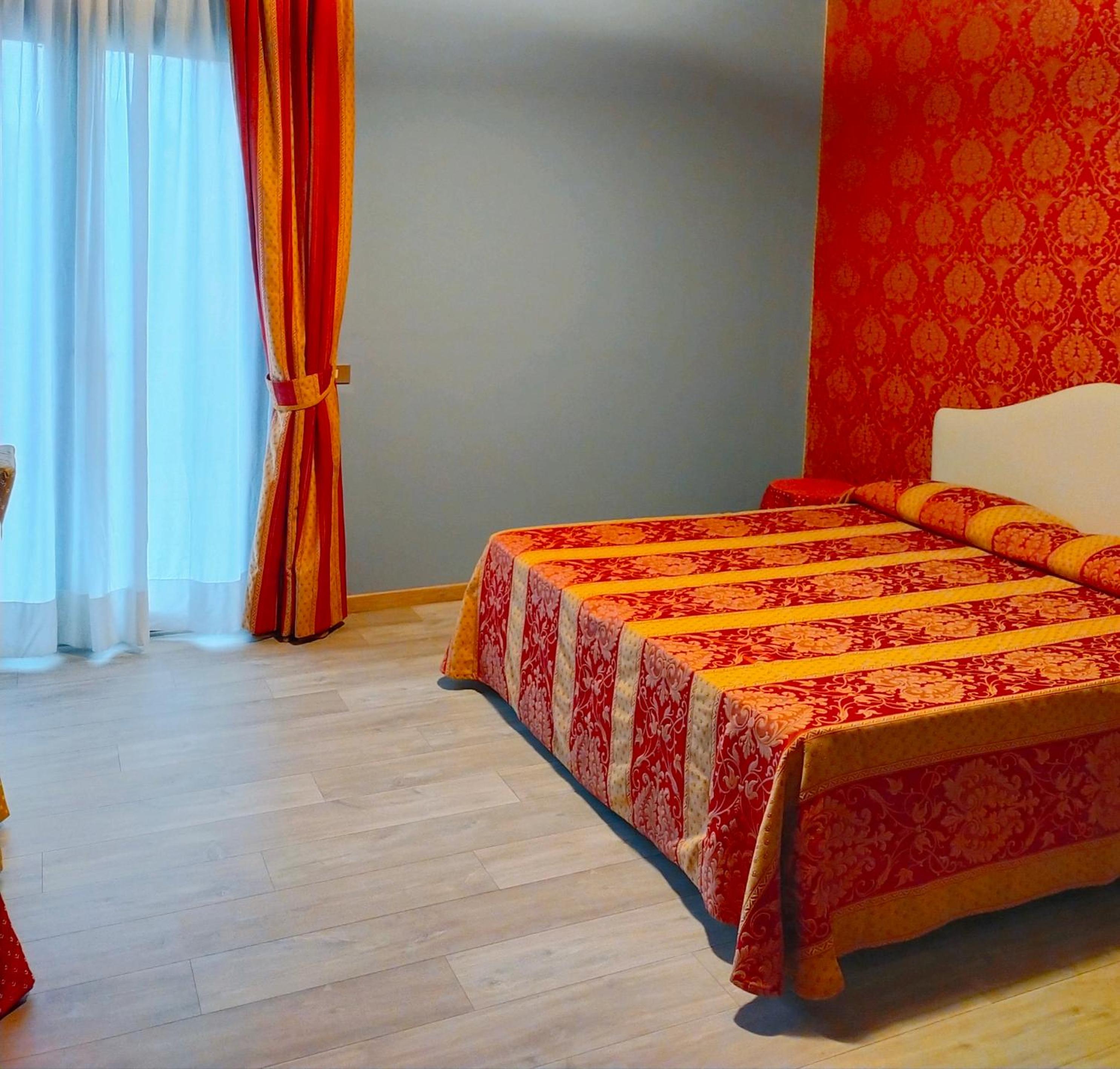 Deluxe Double or Twin Room with Balcony - Photo 5