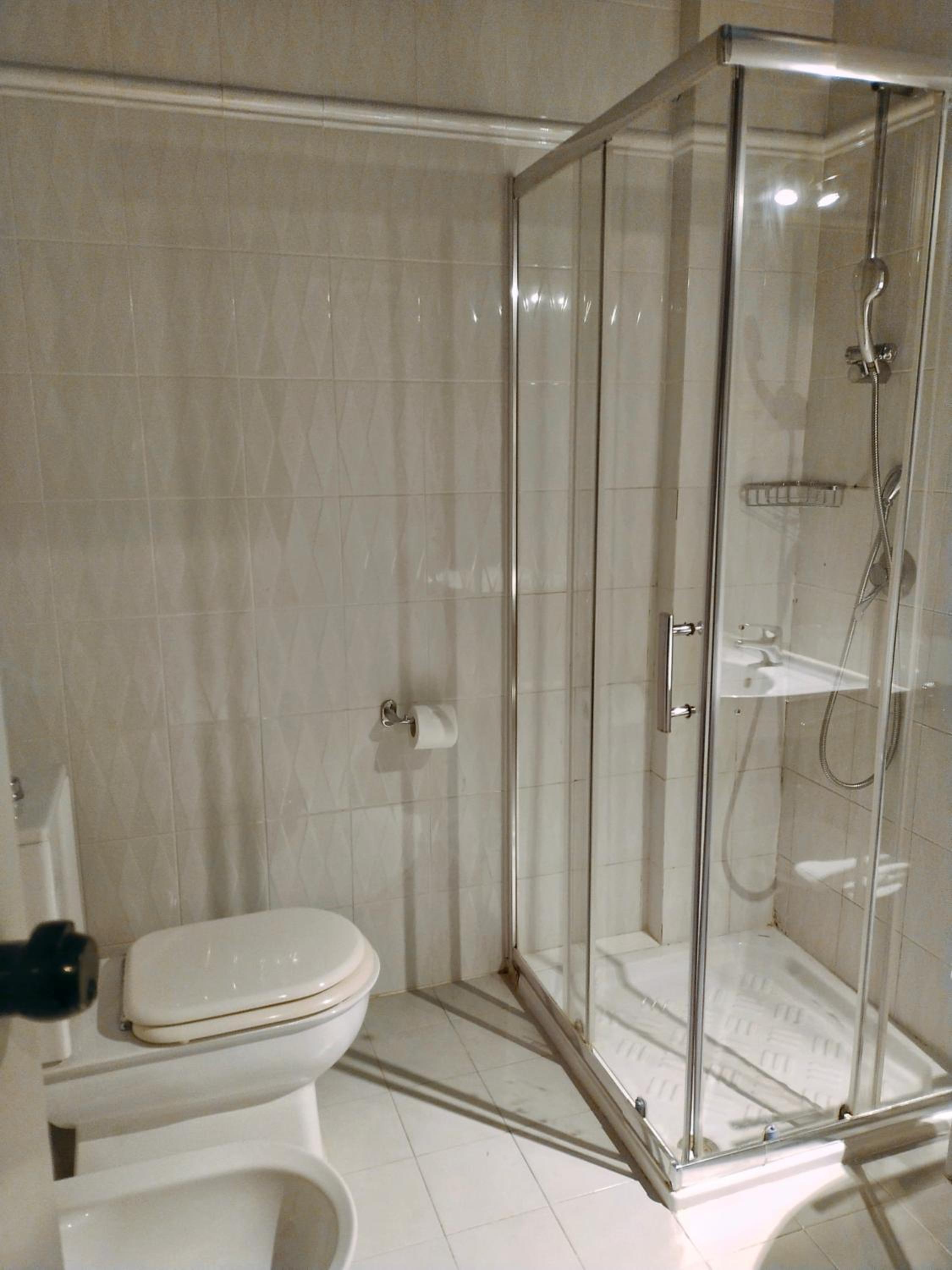 Standard Double or Twin Room - Photo 5
