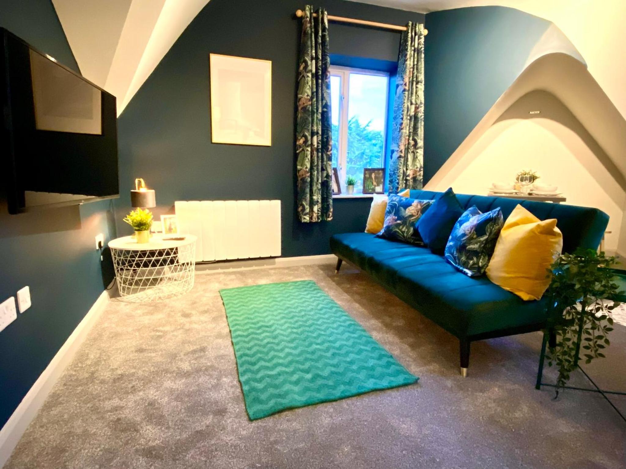 Two-Bedroom Apartment - Photo 3
