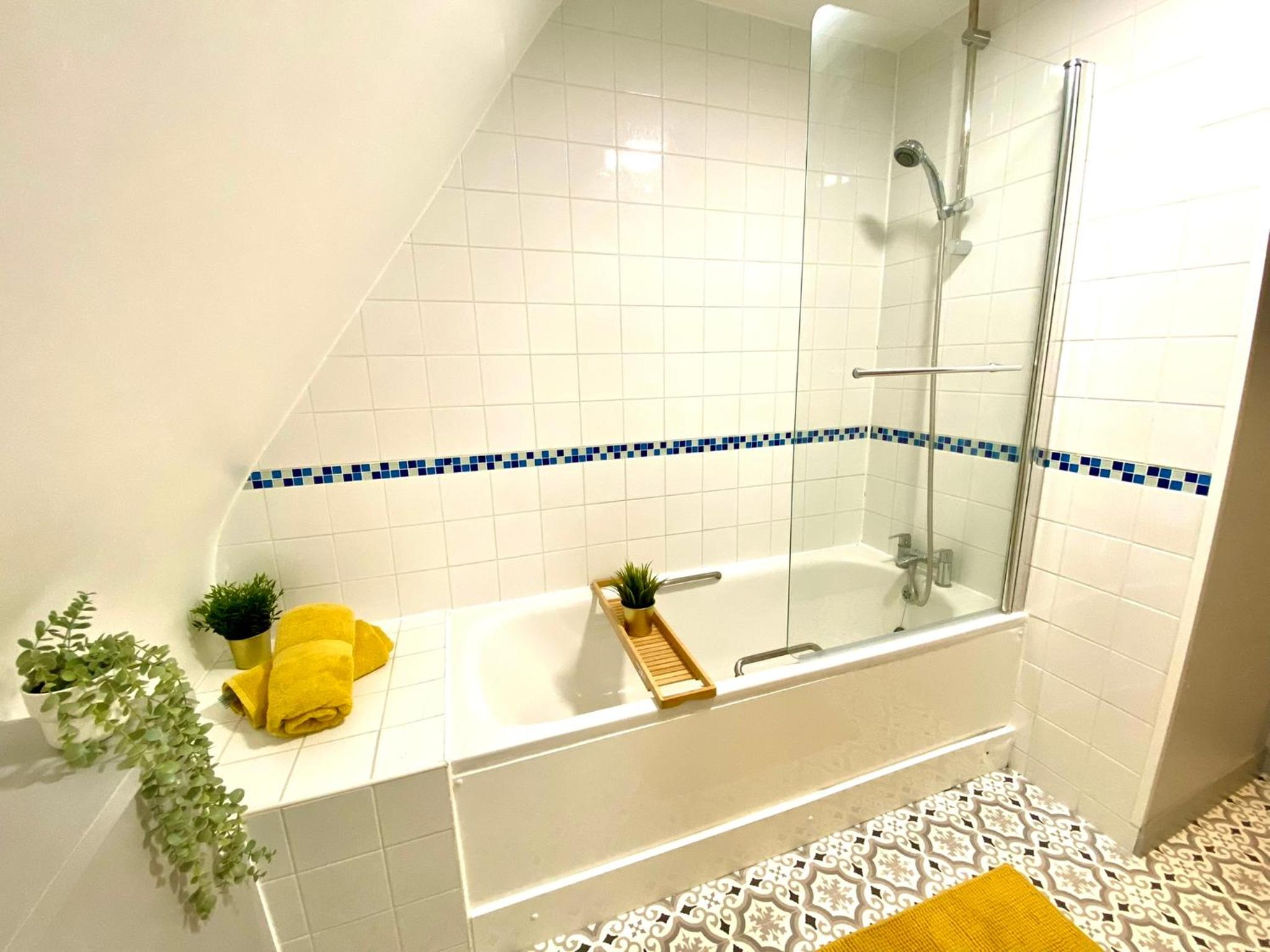 Two-Bedroom Apartment - Photo 4
