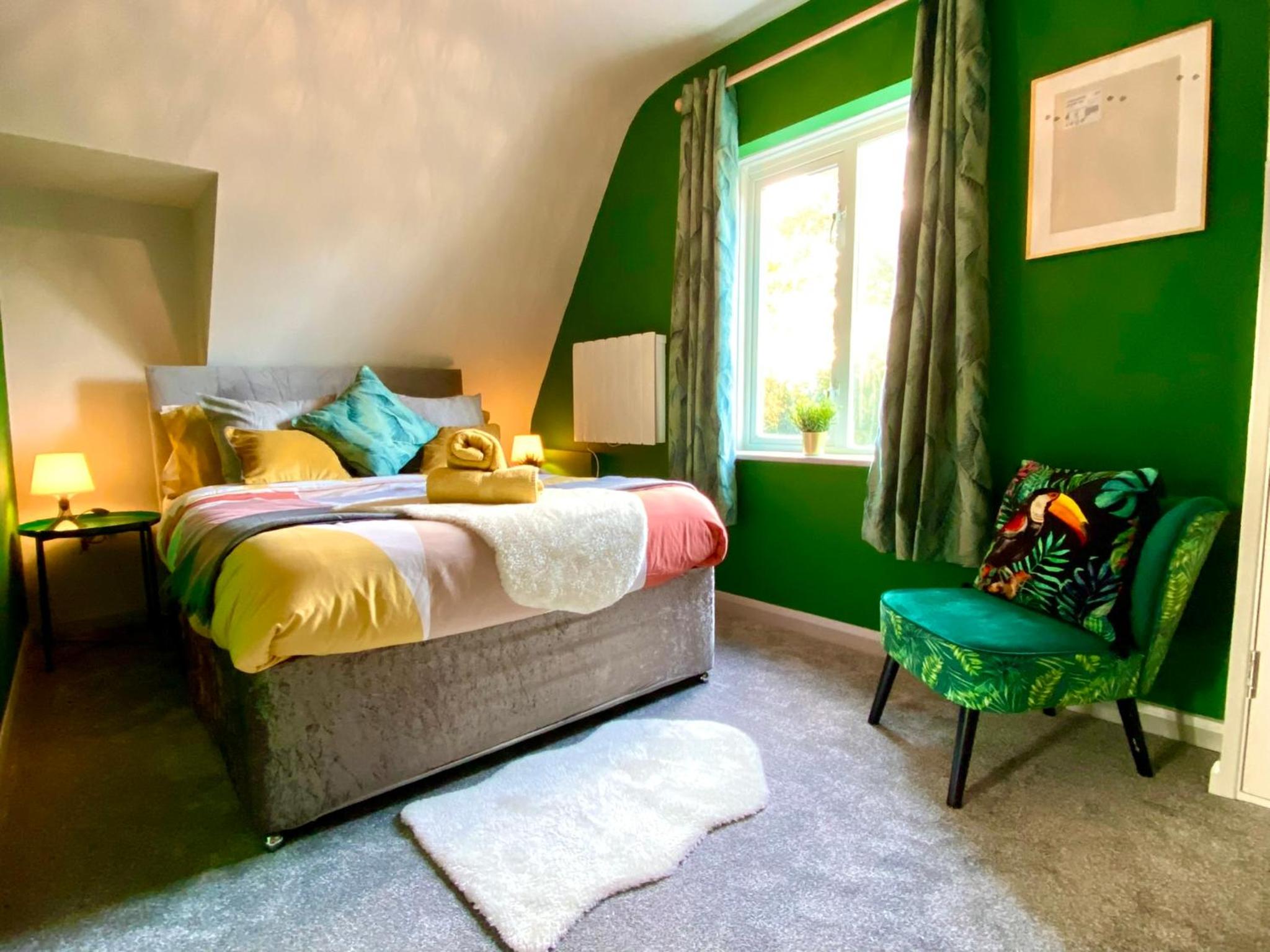 Two-Bedroom Apartment - Photo 11