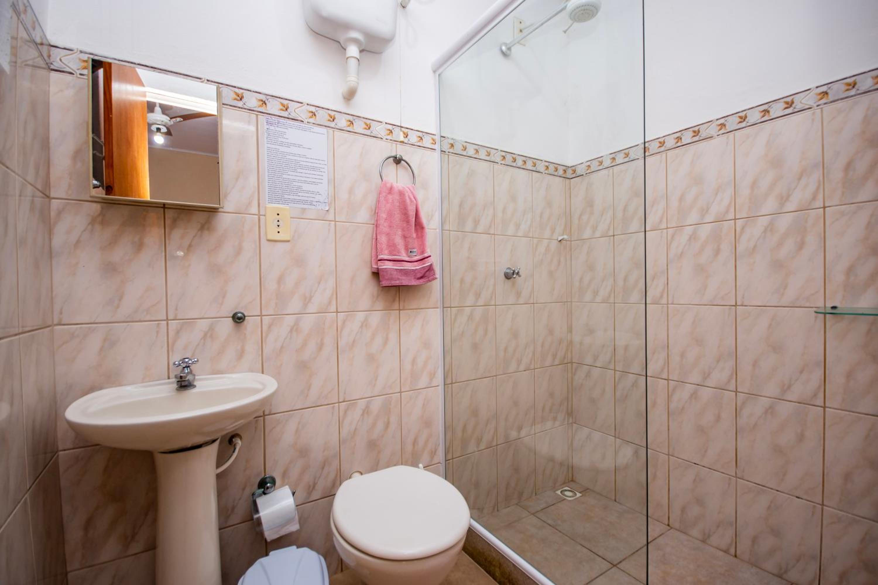 Economy Triple Room photo 3