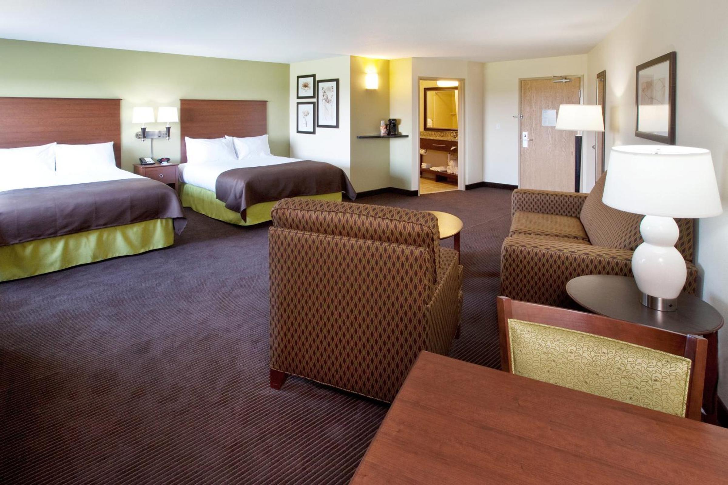 Studio Suite with Two Queen Beds - Non-Smoking photo 1