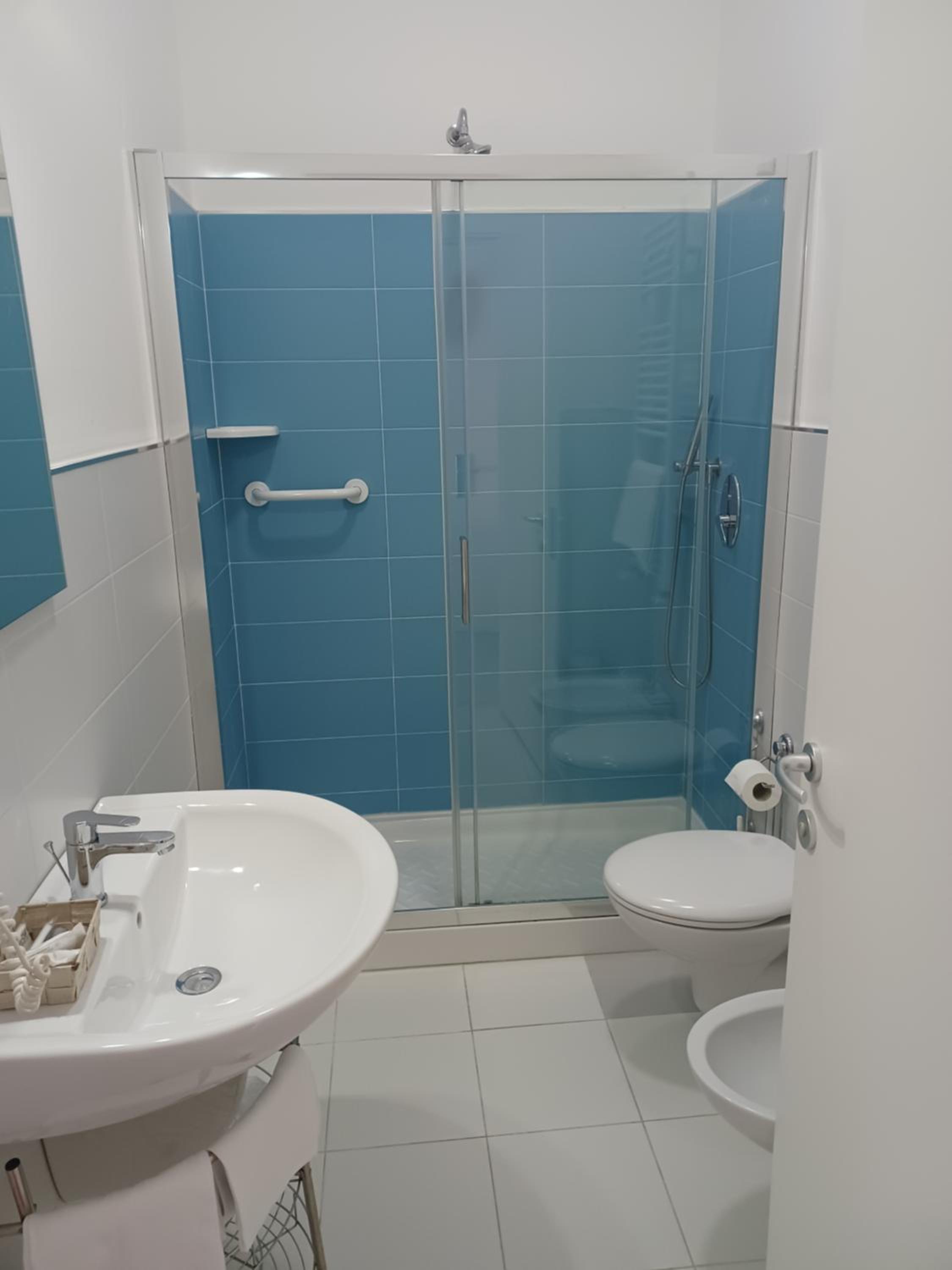 Twin Room - Photo 6
