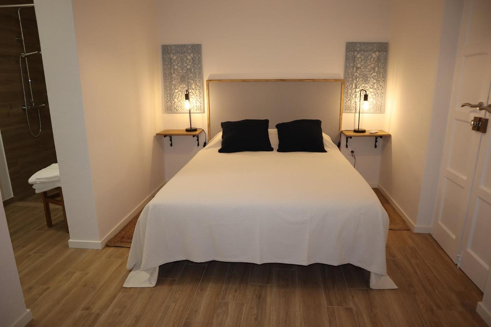 Double Room with Private Bathroom photo 1