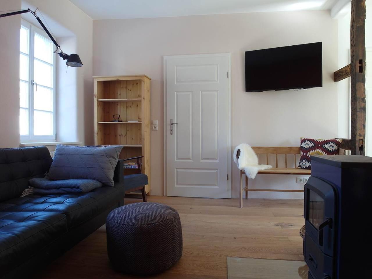 Six-Bedroom House photo 1