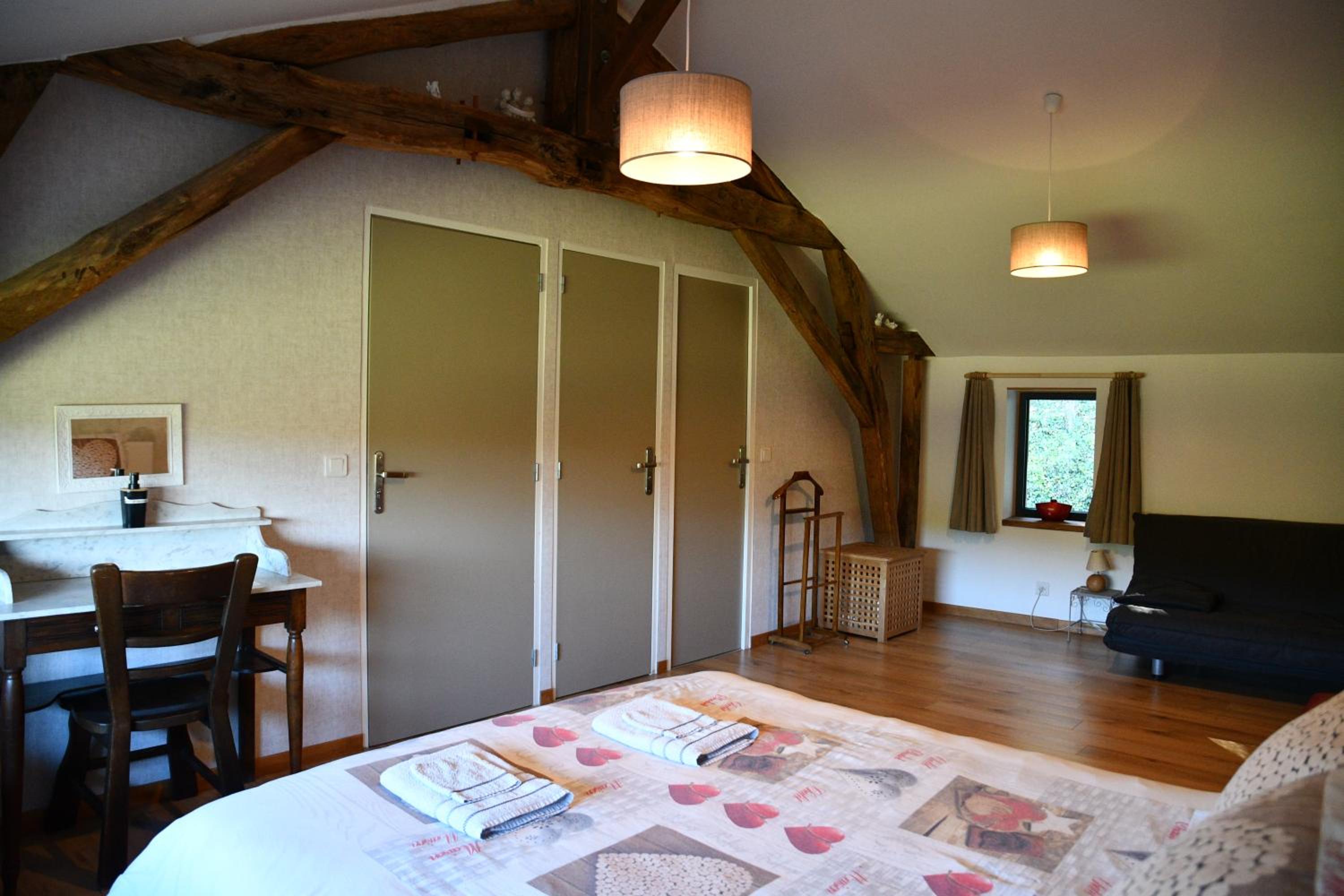 Quadruple Room with Private Bathroom photo 2