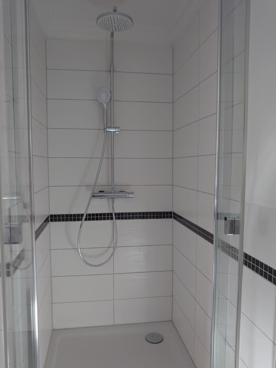 Single Room with Private Bathroom photo 1