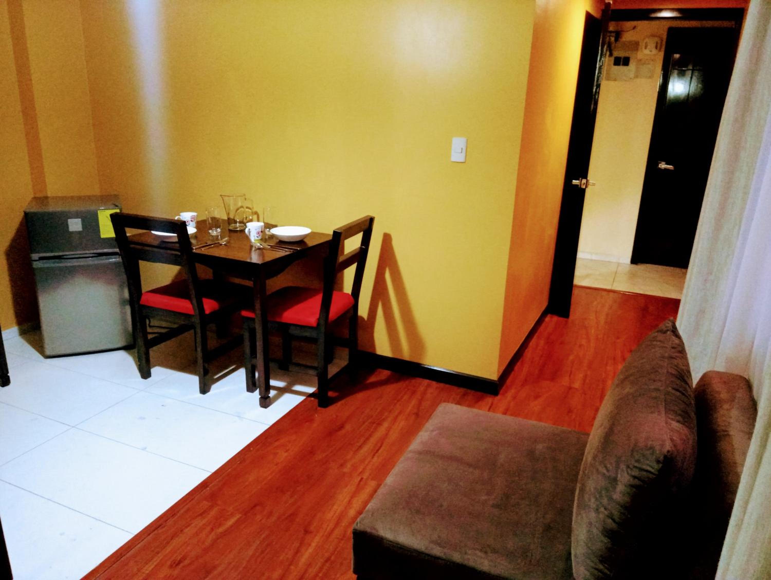 One-Bedroom Deluxe Apartment photo 2