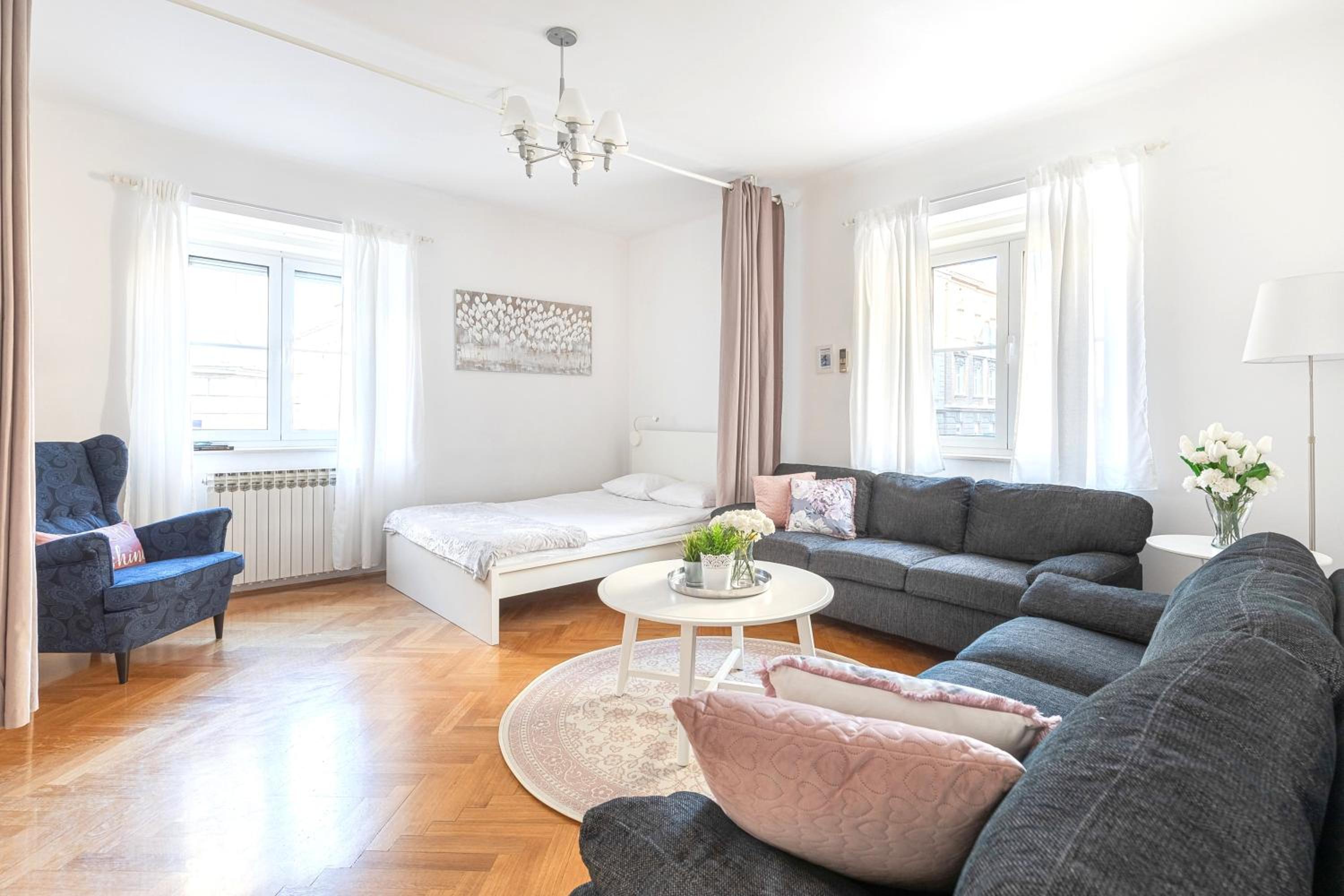 Three-Bedroom Apartment - Photo 8