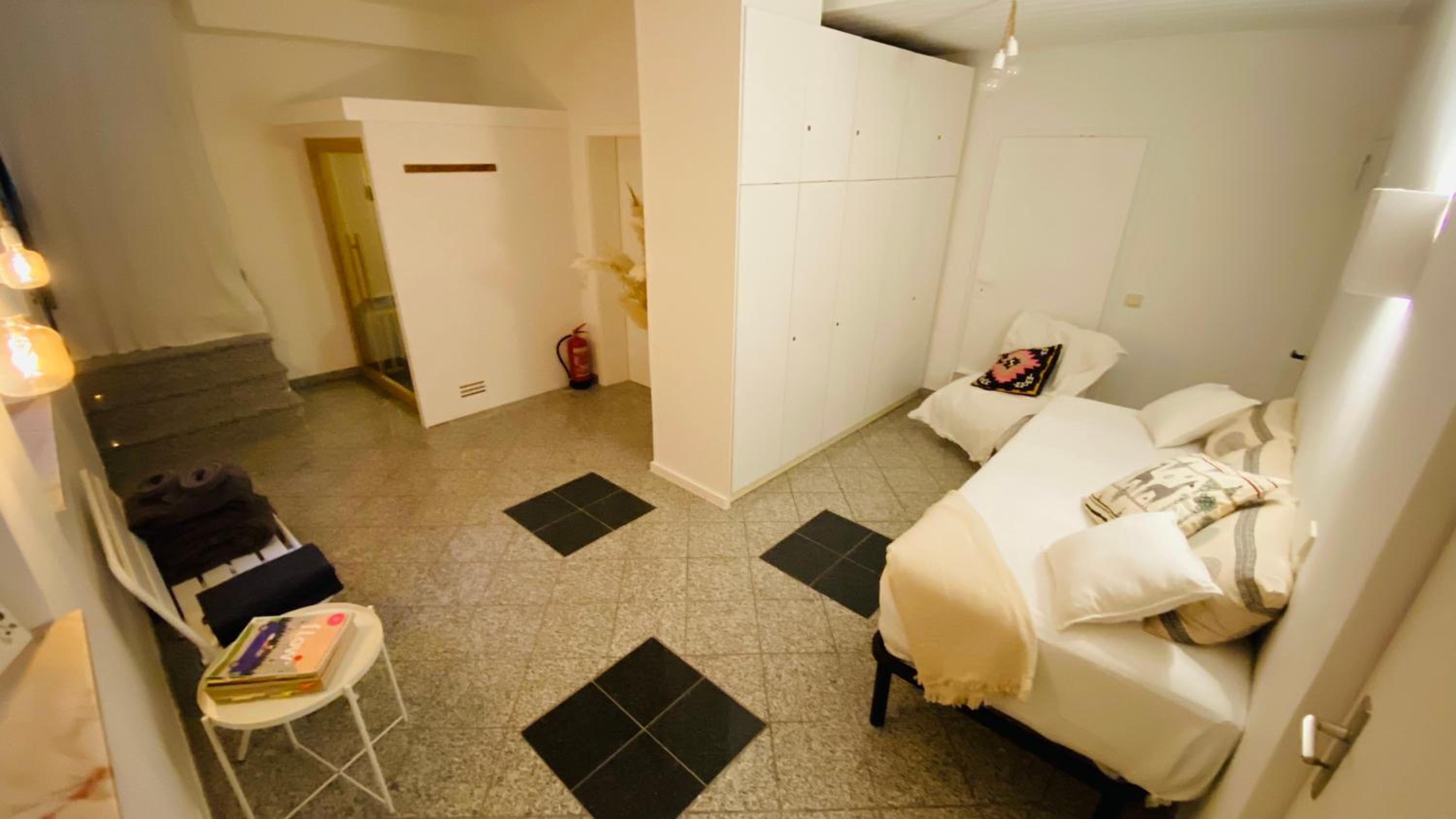One-Bedroom Apartment - Photo 35