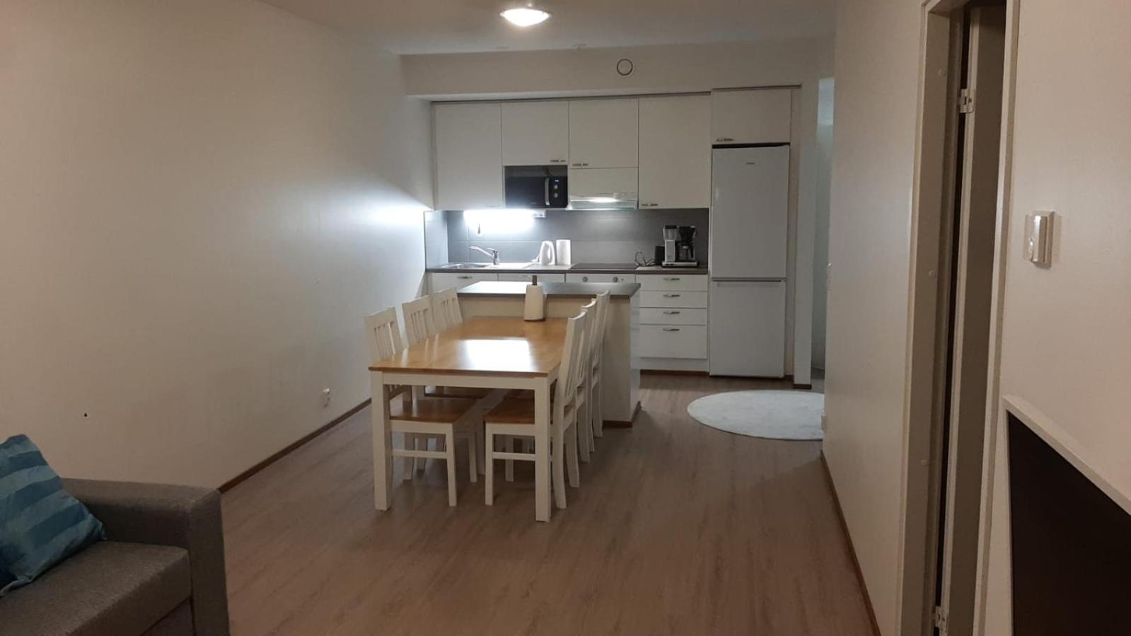 Two-Bedroom Apartment - Photo 9