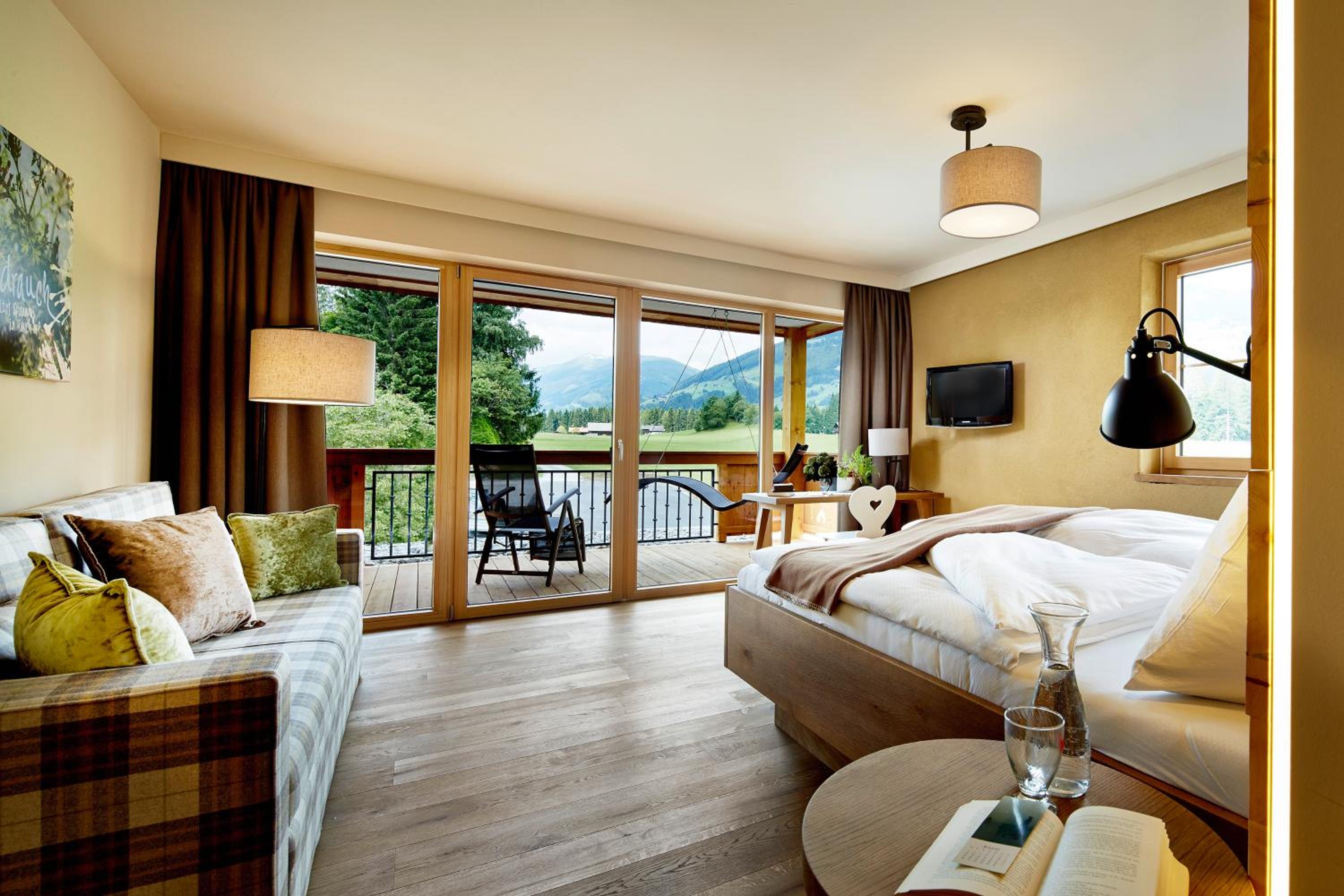 Deluxe Double Room with Balcony - Photo 1