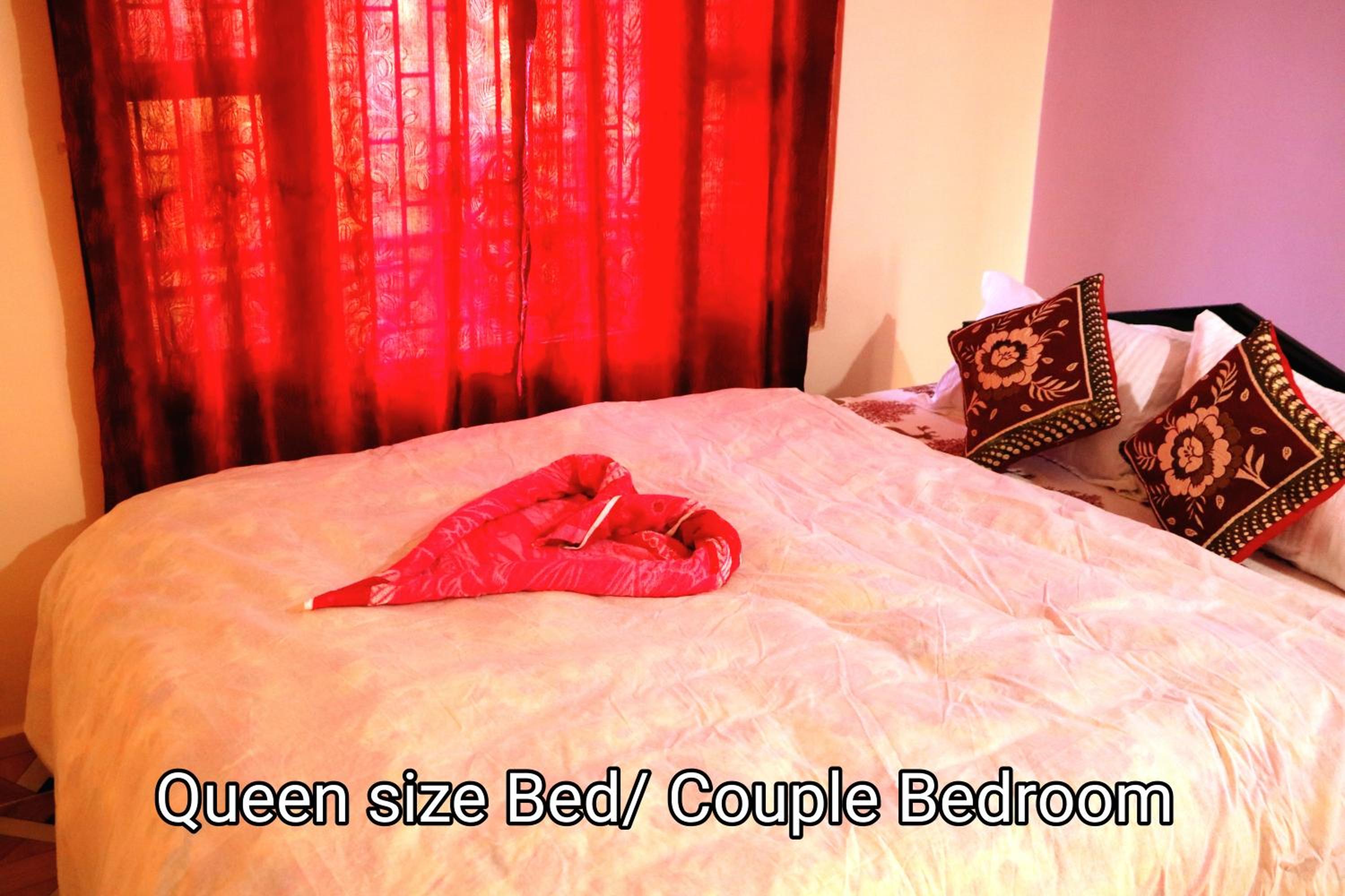 Queen Room with shared Balcony photo 1
