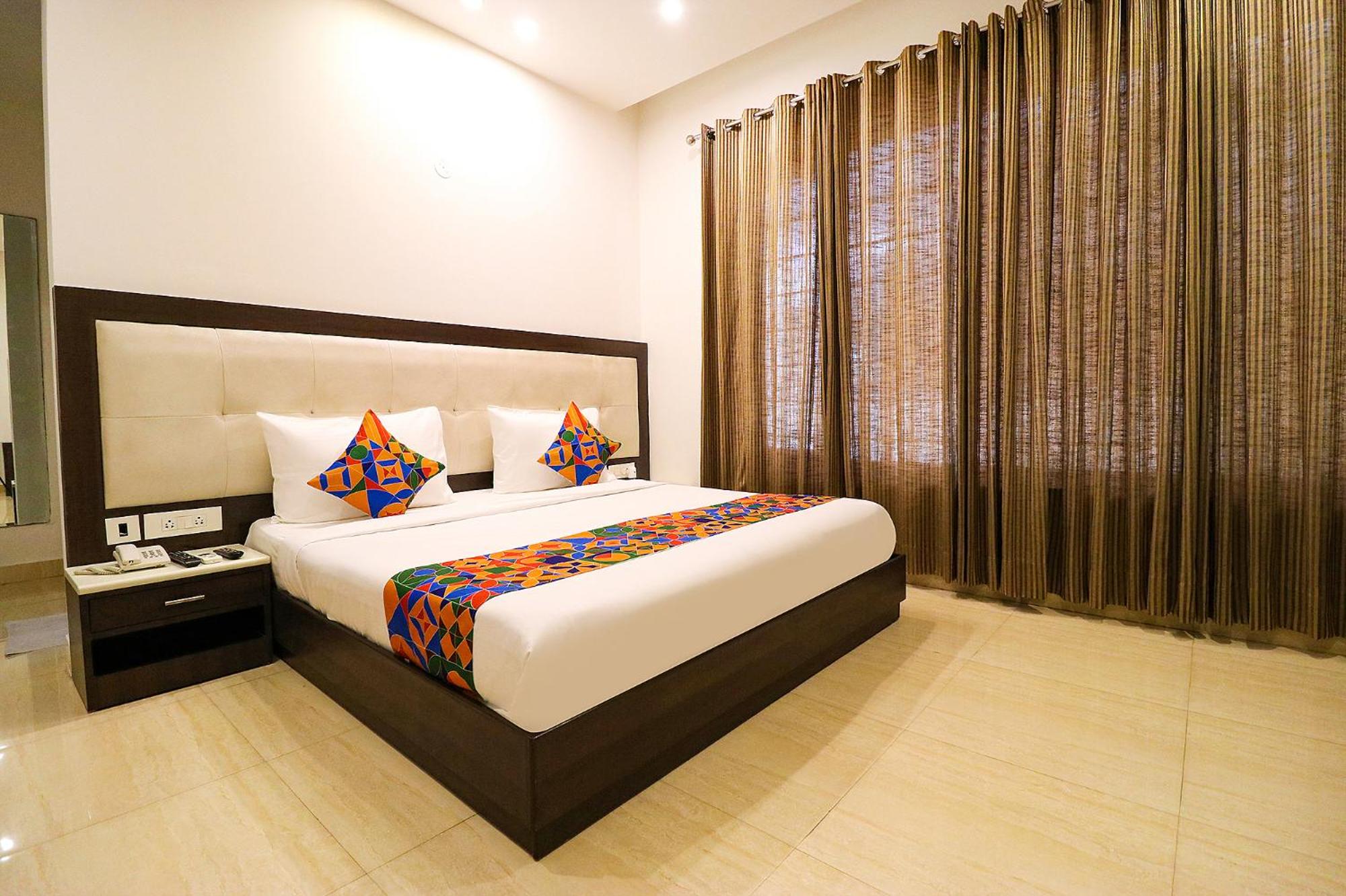 Deluxe Room - Photo 1