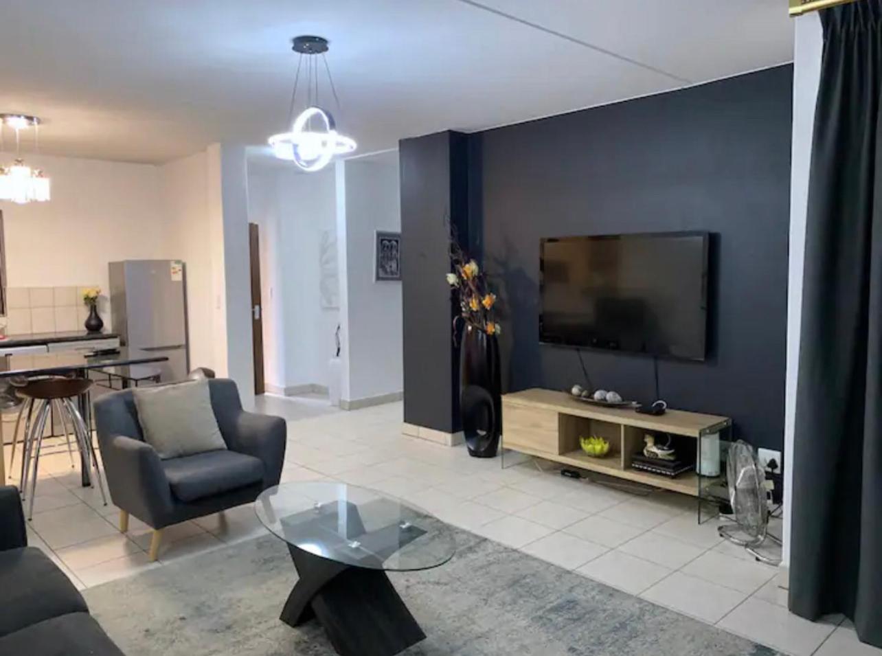 One-Bedroom Apartment - Photo 1