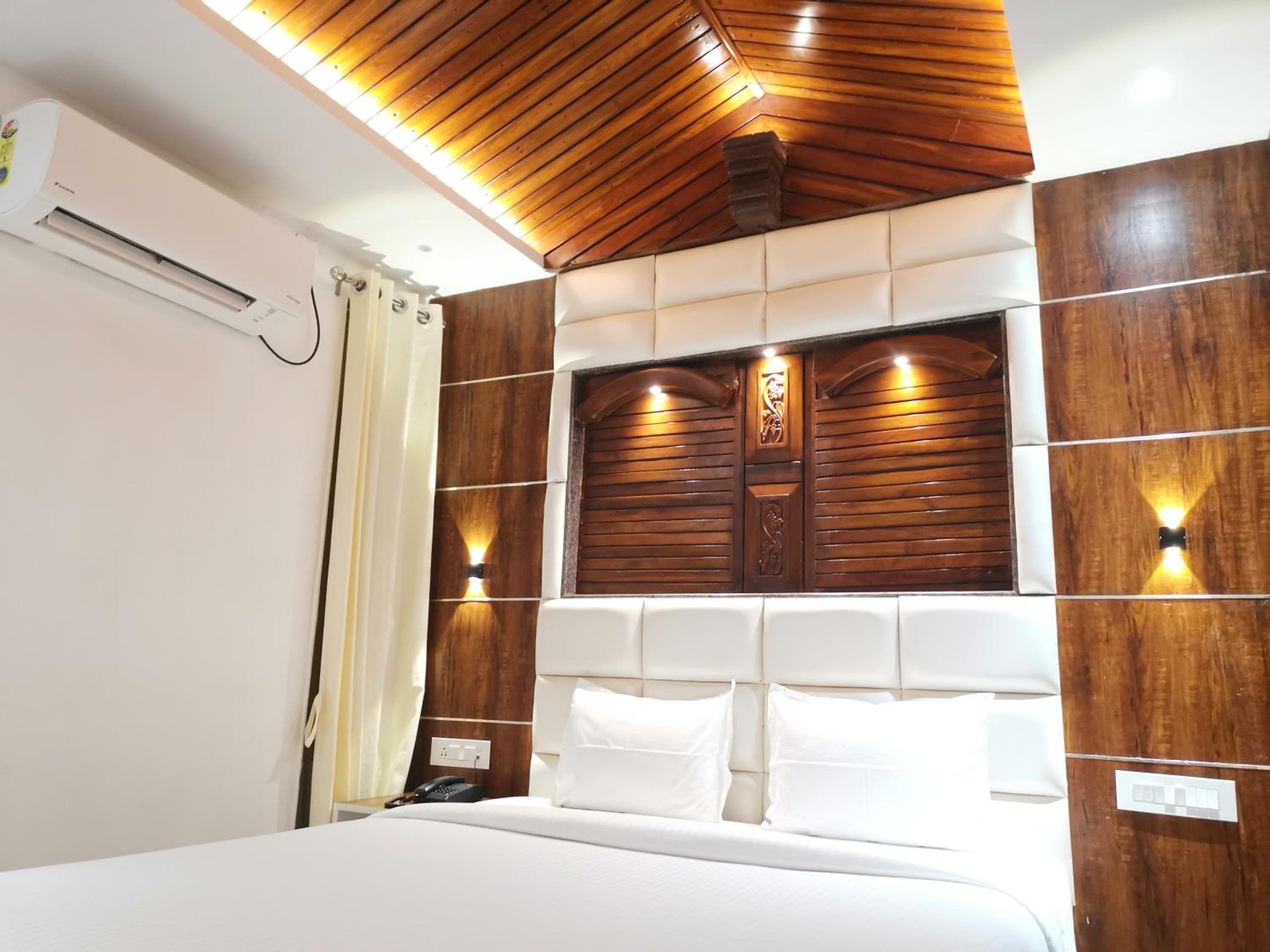Deluxe room without balcony - Photo 4