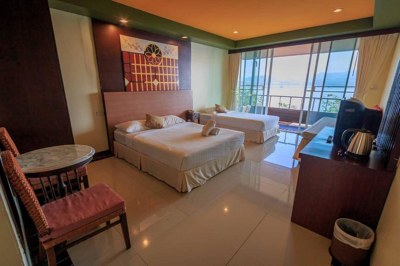 Hillside Deluxe Room