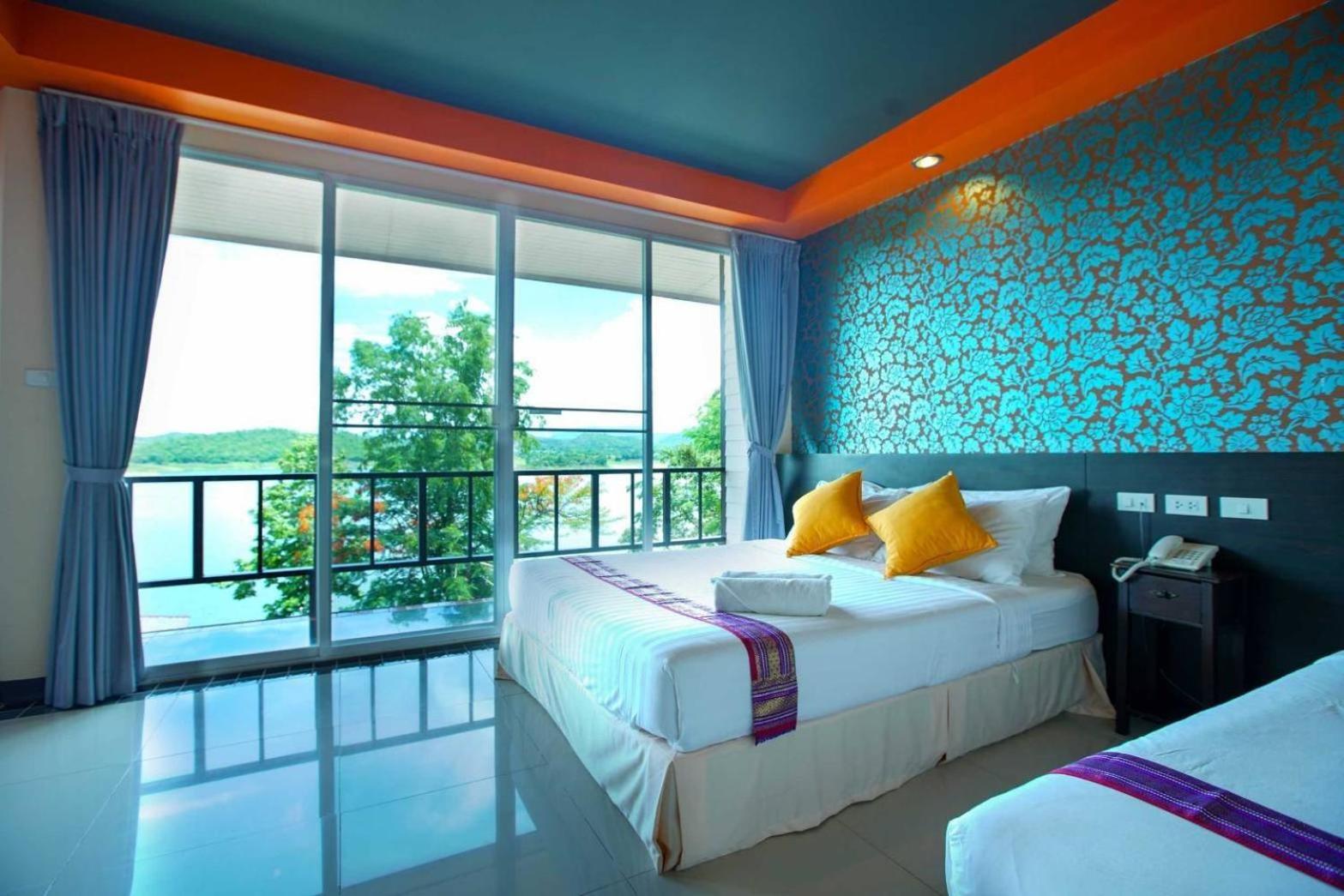 Hillside Superior Room